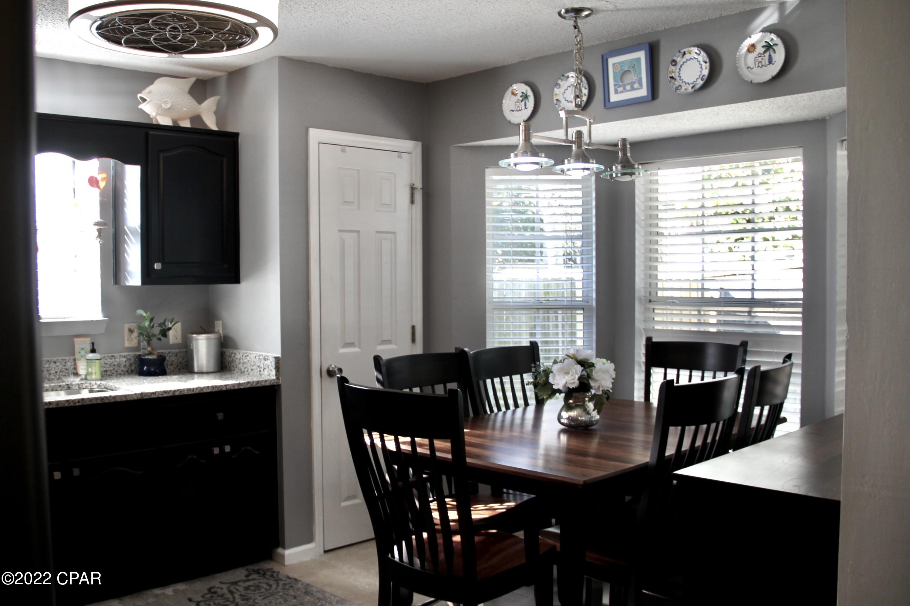 Casa De Las Flores - Residential