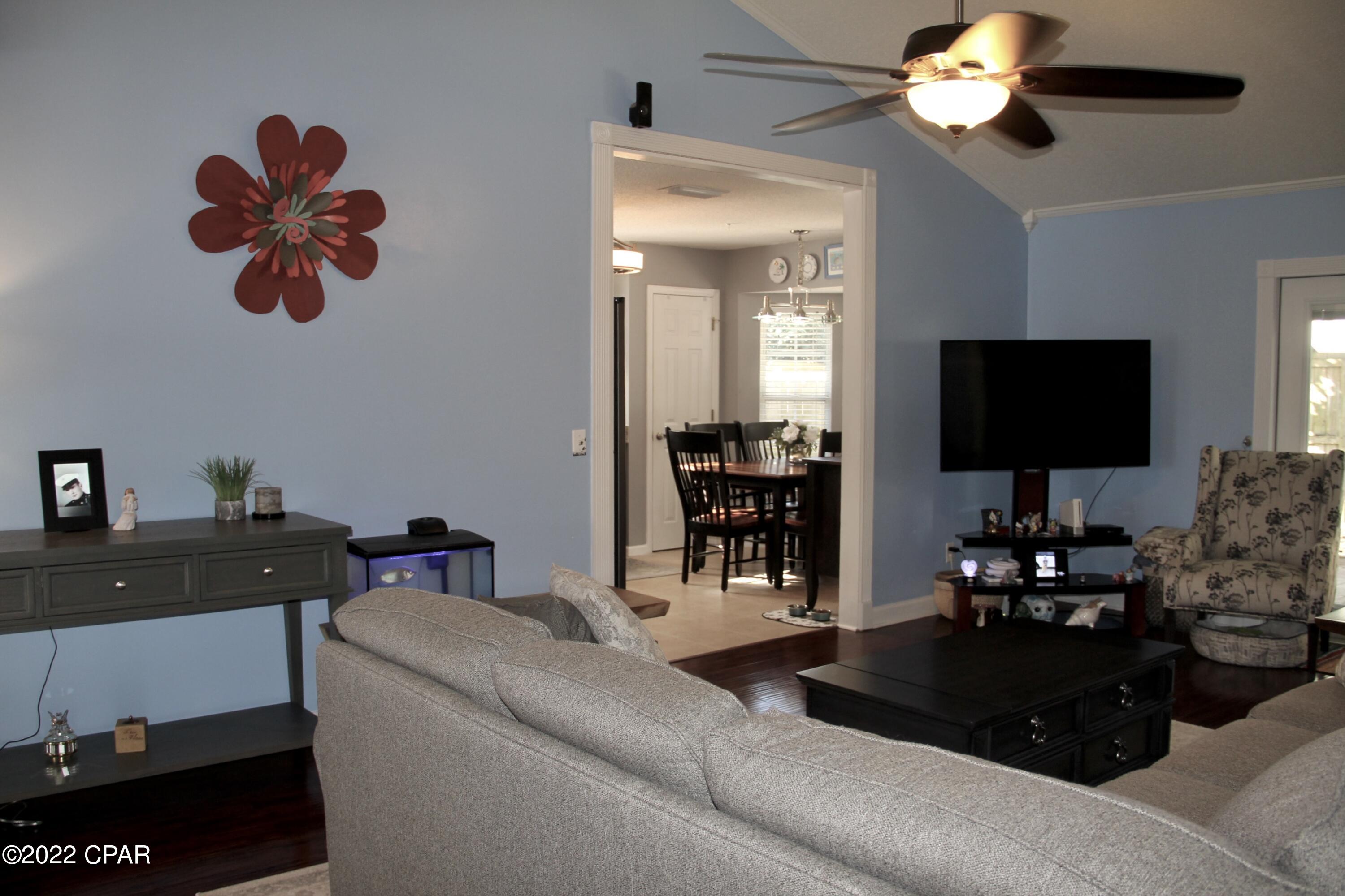 Casa De Las Flores - Residential