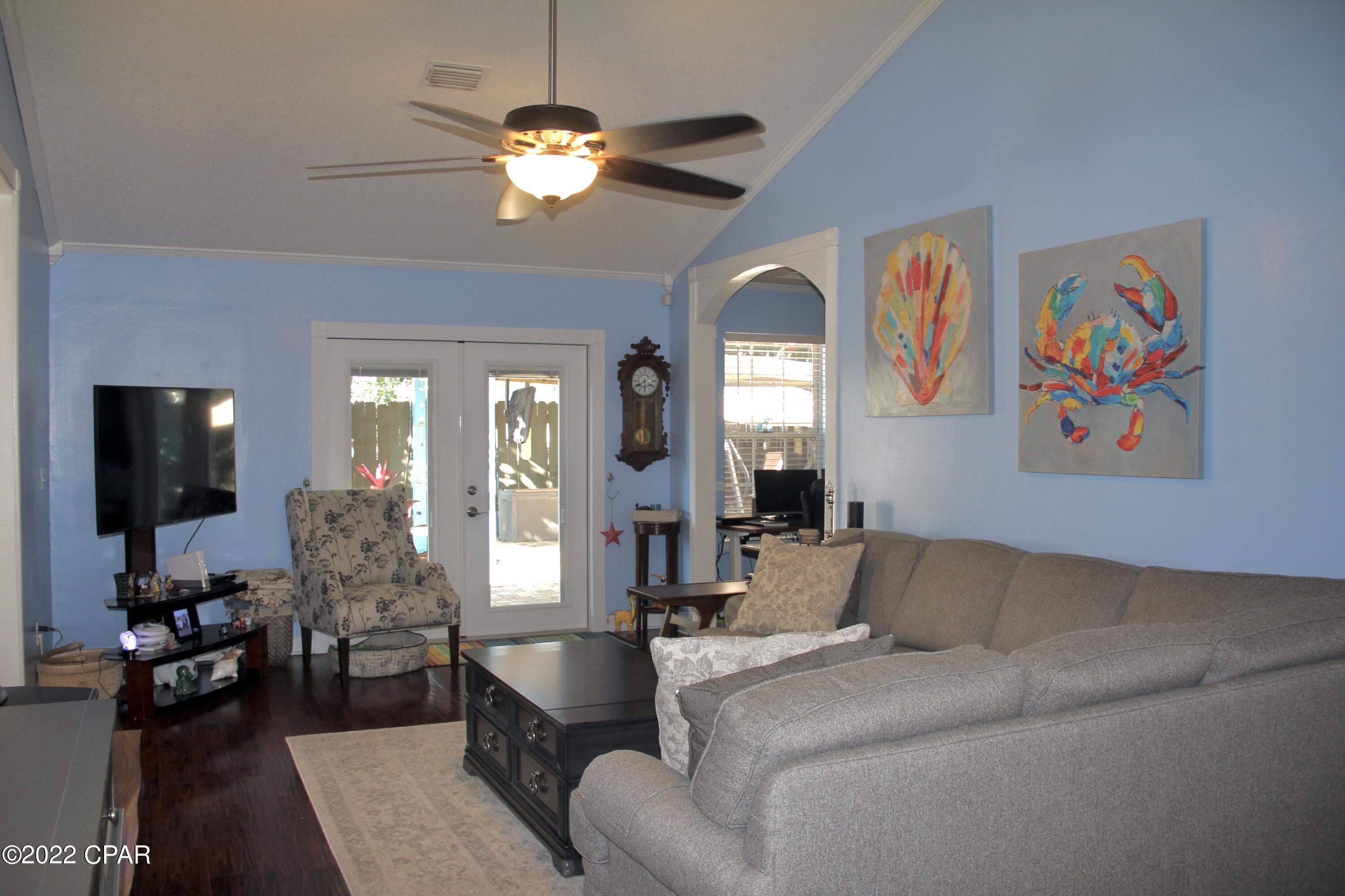 Casa De Las Flores - Residential