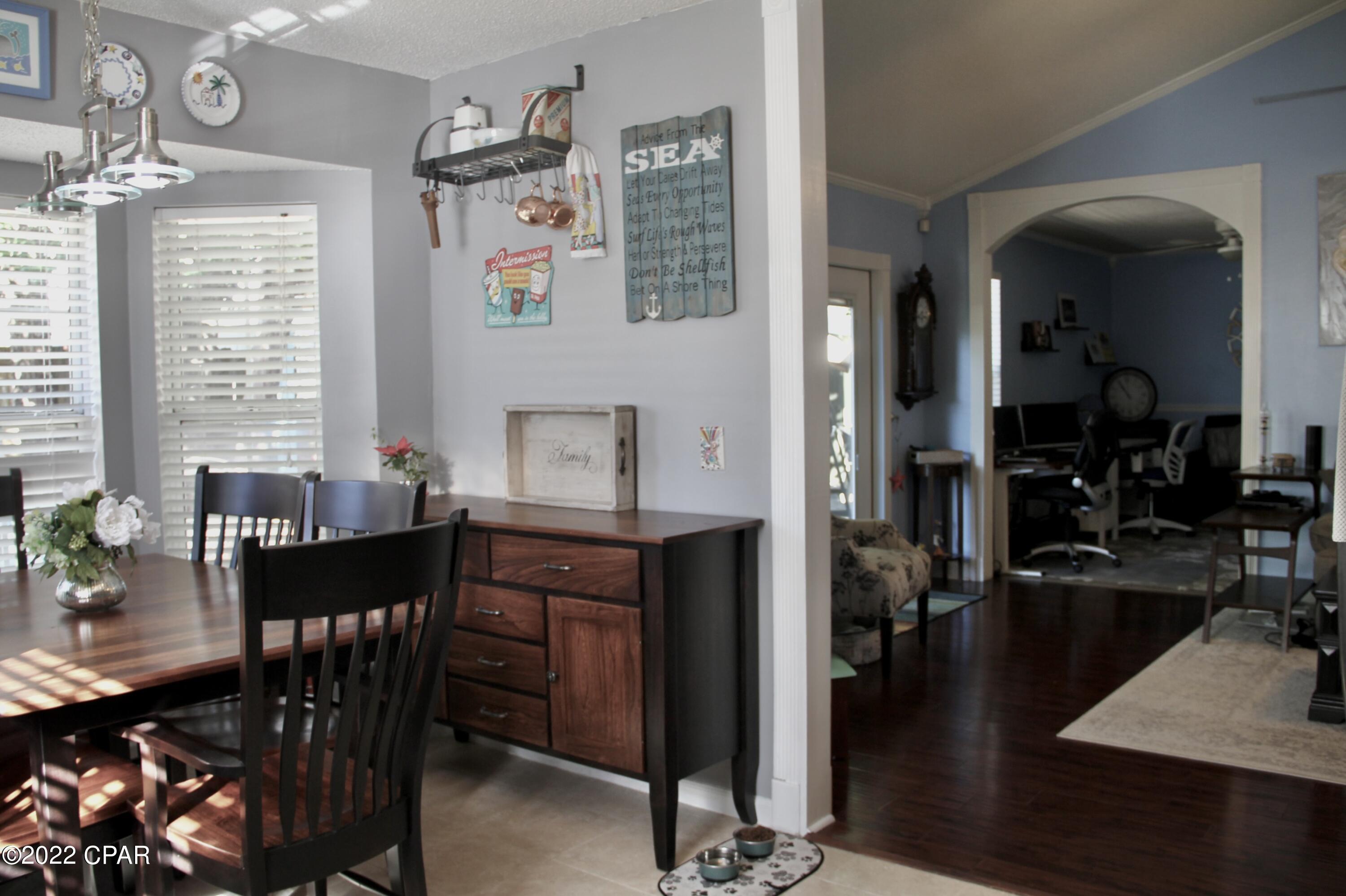 Casa De Las Flores - Residential