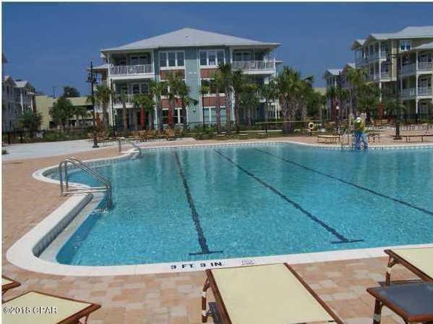 Beautiful 2B, 2.5BA condo 5 minutes to the beach.  Basketball court, gym, movie theater, large lagoon pool.  Close to restaurants, parks.