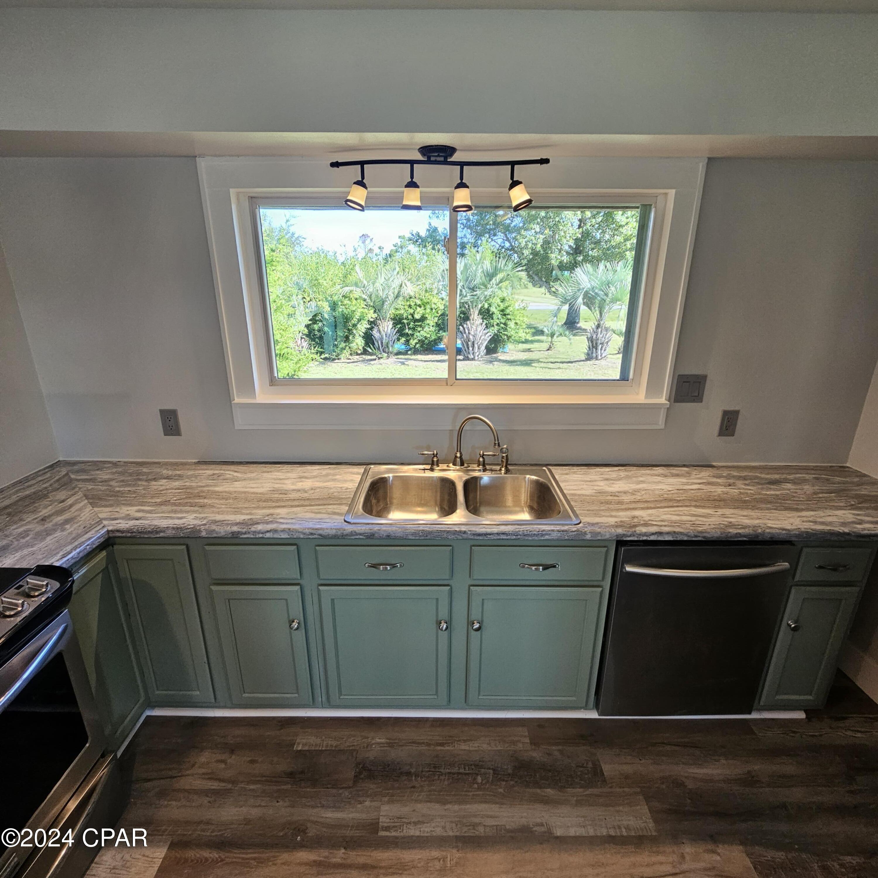 Sandy Creek Air Park Ph II - Residential Lease