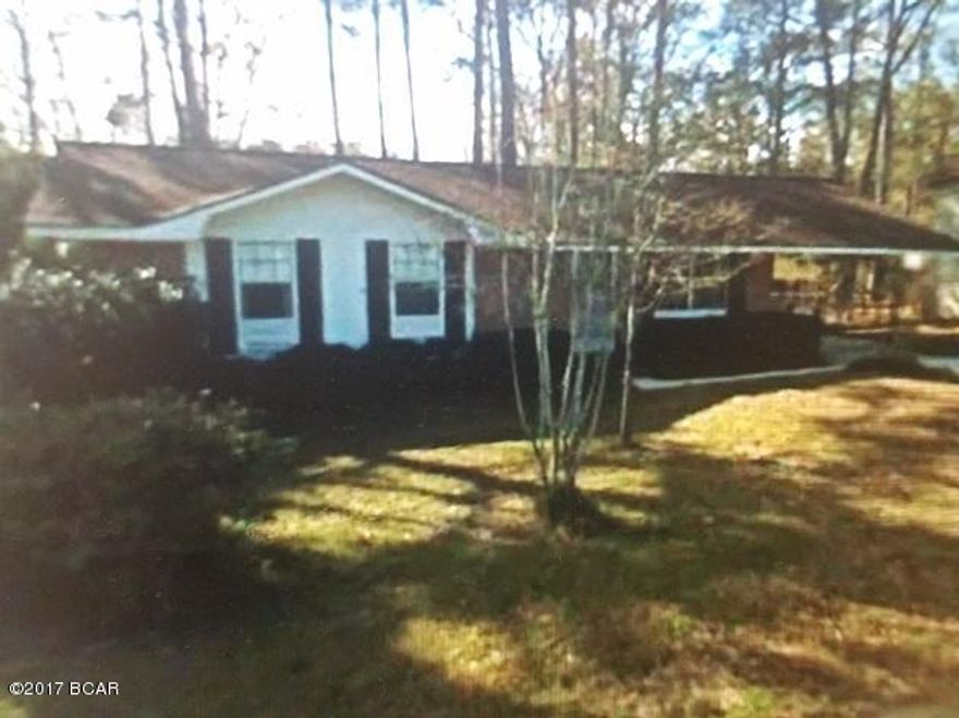 Great Investment Property, 3/1.5 brick home in City Limits of Chattahoochee, FL.