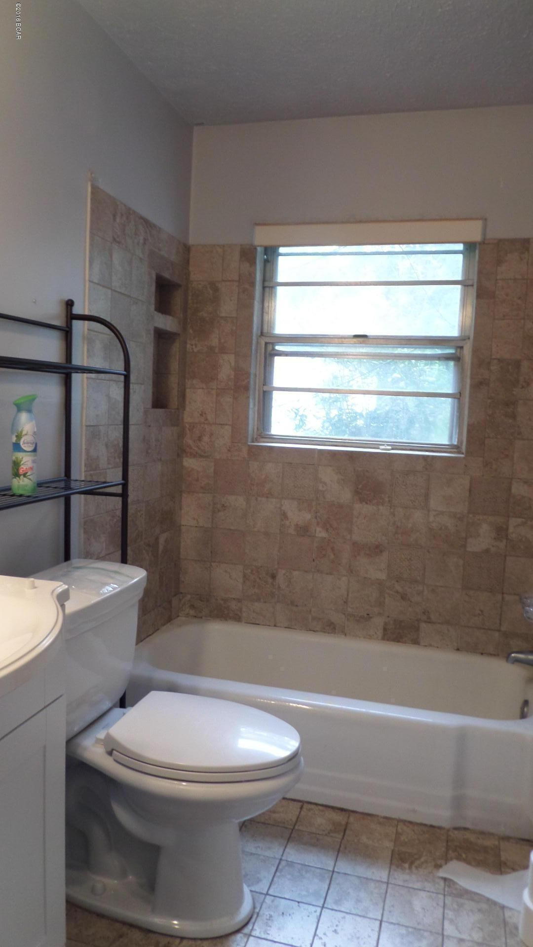 Hentz 1st Add Unit B - Residential