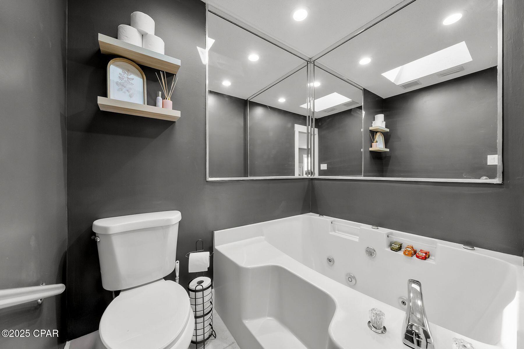 Venetian Villa - Residential