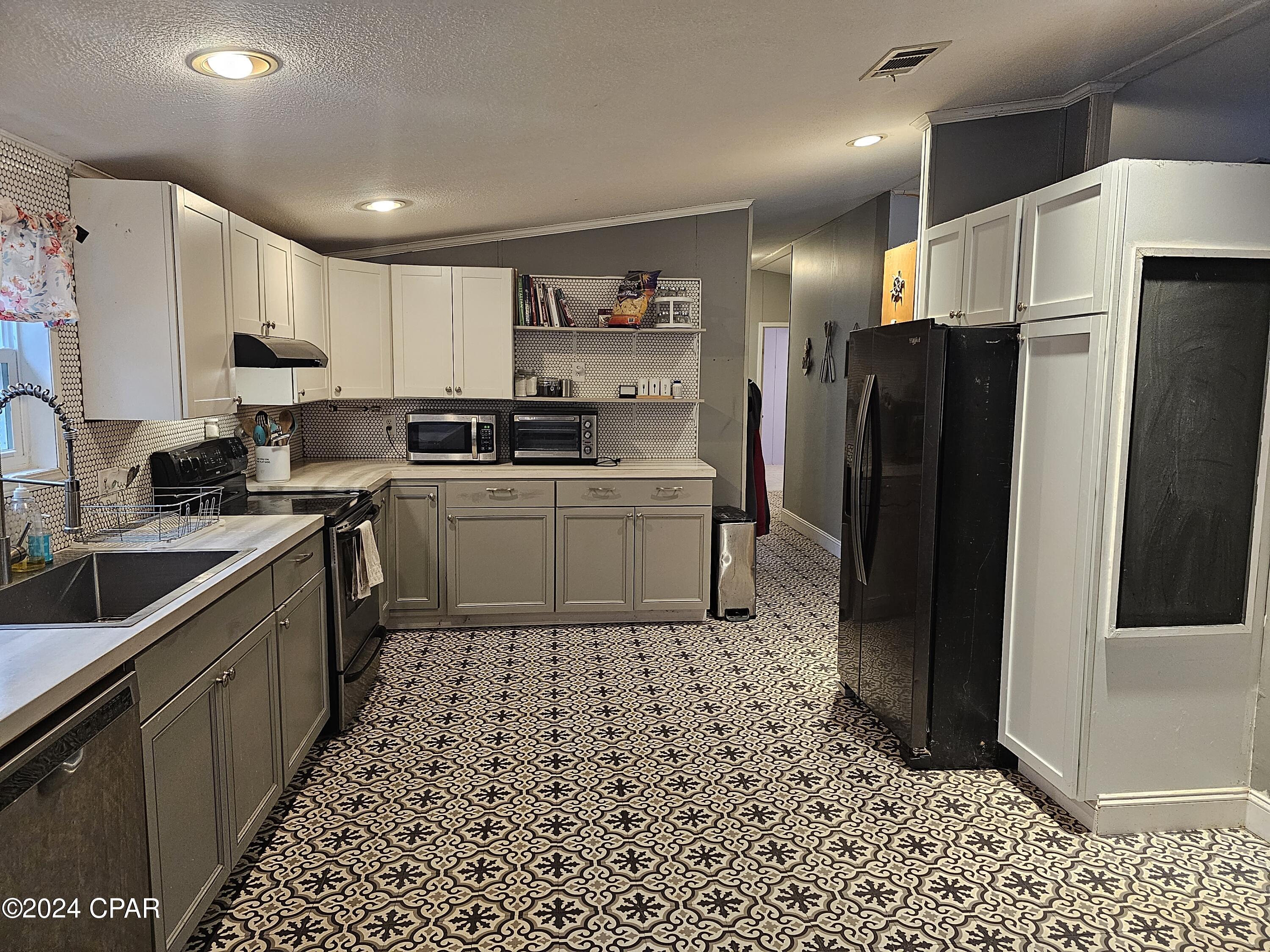 Leisure Lakes - Residential