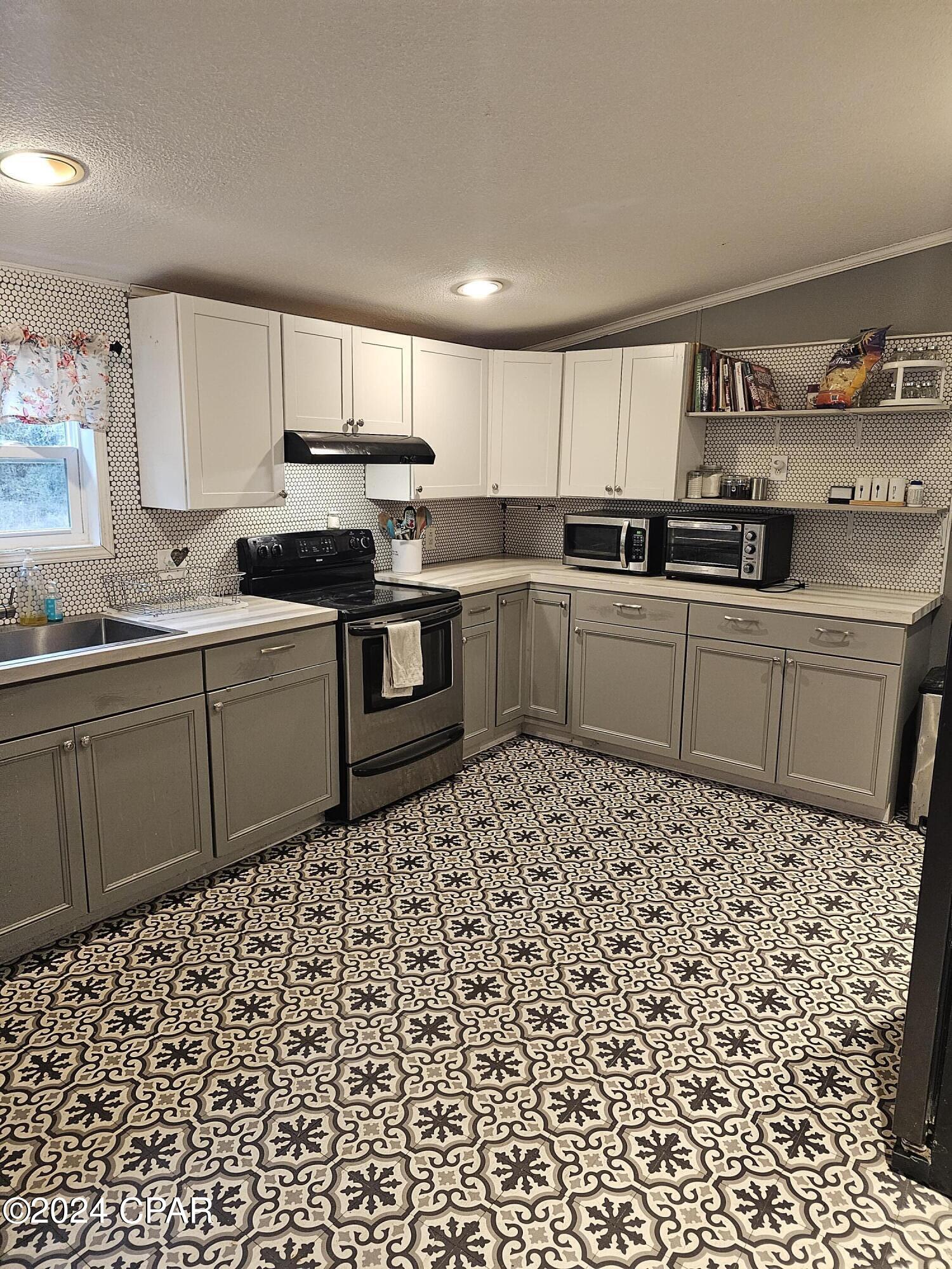 Leisure Lakes - Residential