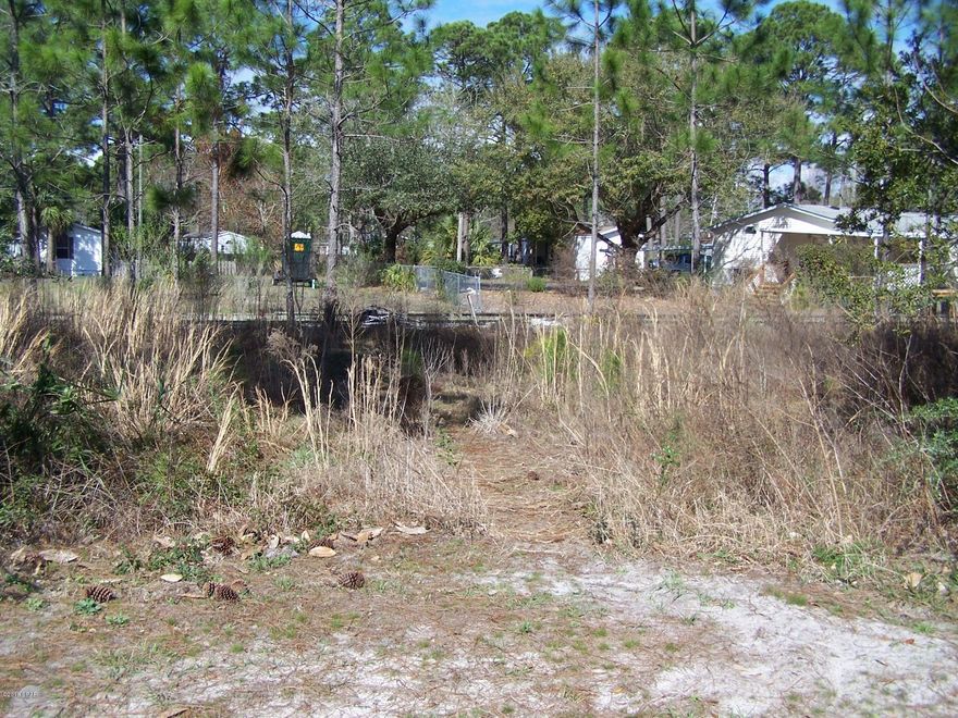 Property is on the canal.  Quick access to the Bay and out into the Gulf.  Gated Community with low HOA fees, which include pools, tennis court, security gates and yard maintenance.