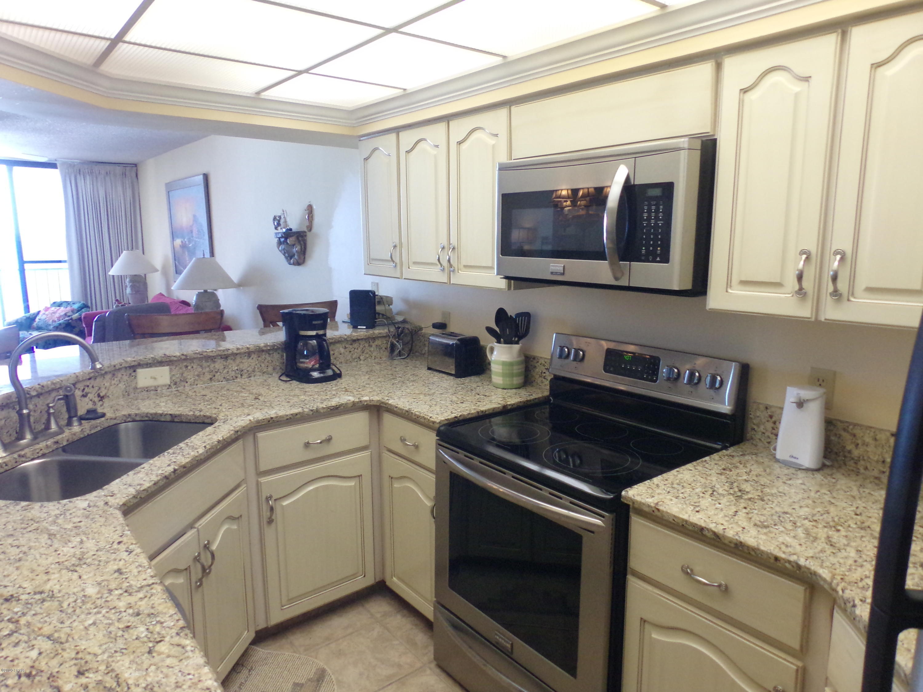 Summerhouse Condo. - Residential