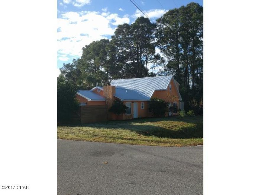 Great Location for this 2 bedroom 1 bath duplex unit. Only a short walk to the beach. This unit features tile and laminate wood floors with an open patio.