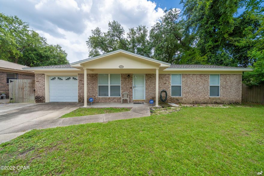This updated 3 bedroom 2 bath home is located in central Panama City. This house is very clean, updated with new appliances. 

This house has a very large fenced in back yard with a new storage shed. This house also has a washer and a dryer. There is also a one car garage that is air conditioned. Application required before showing.