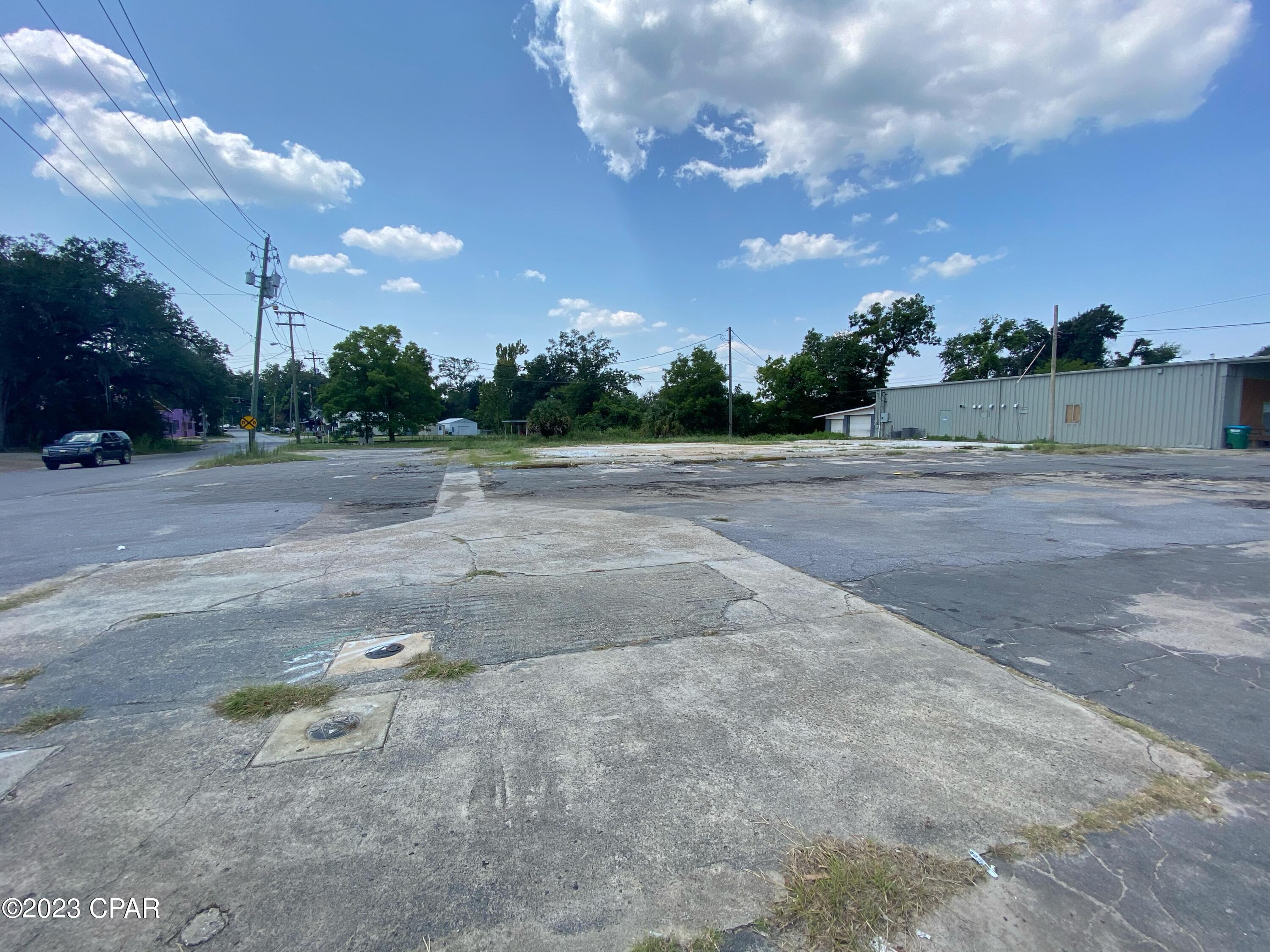 [No Recorded Subdiv] - Commercial Sale