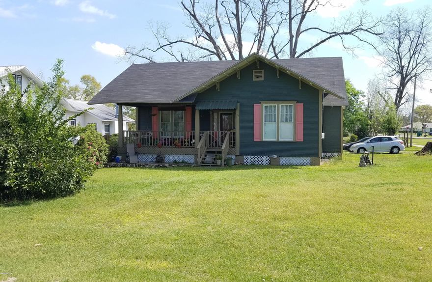 Cute Country home in Malone City Limits. 3 bedroom 1 Bath home with 1958 sq ft. Large living room, formal dining room with wood laminate floors. The kitchen is light and bright and open to the den. Open 21x10 deck overlooking the fenced backyard with plenty of room for in the for the kids or pets to play! Corner lot. Walking distance to Malone K-12 school. Call today for your personal showing!