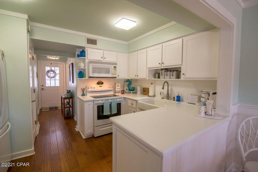 3 bedroom, 2 1/2 bath condo in Bay Point Golf Villas.  Updated bathrooms, kitchen, flooring.