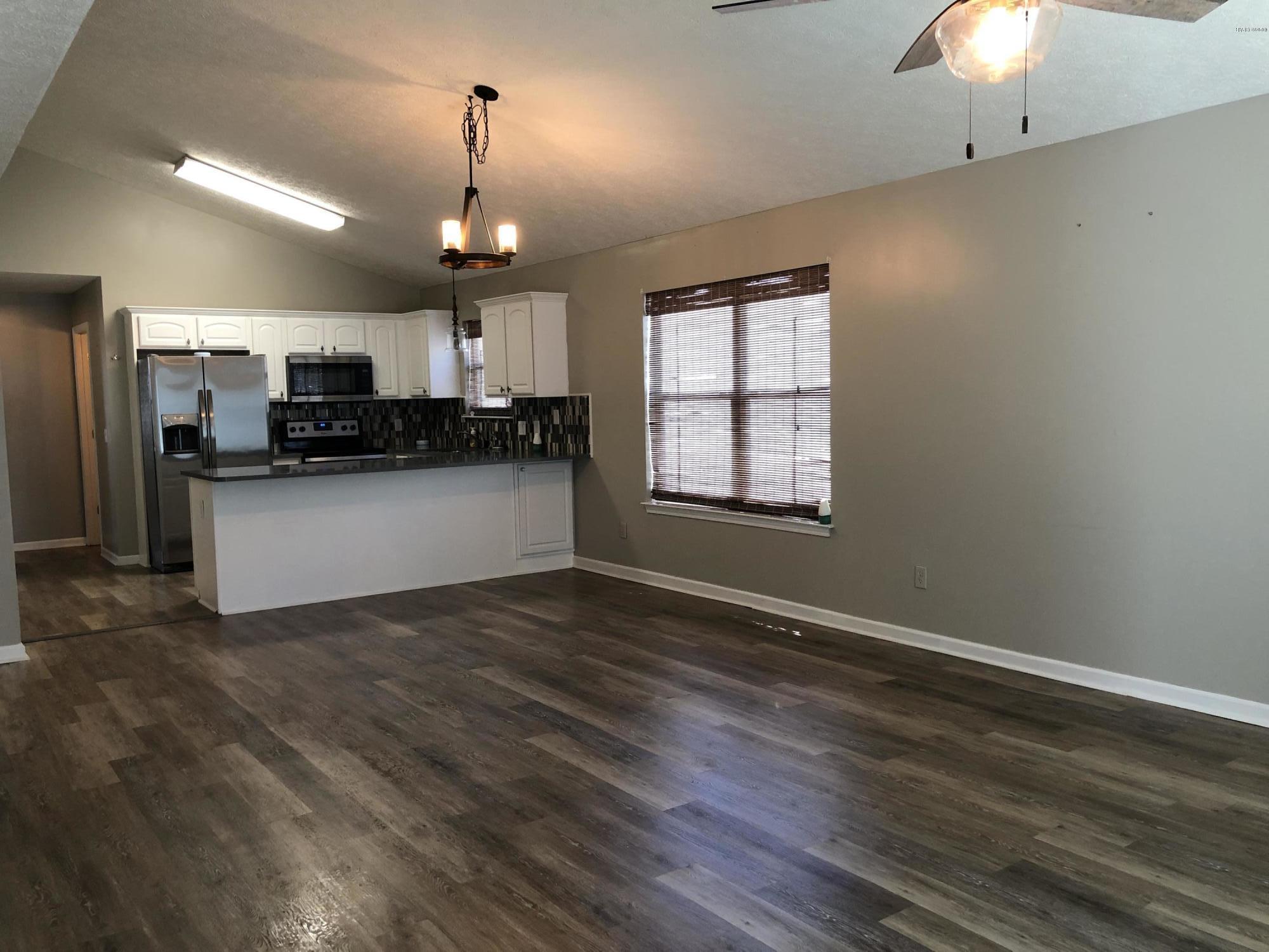 Palm Cove - Residential Lease