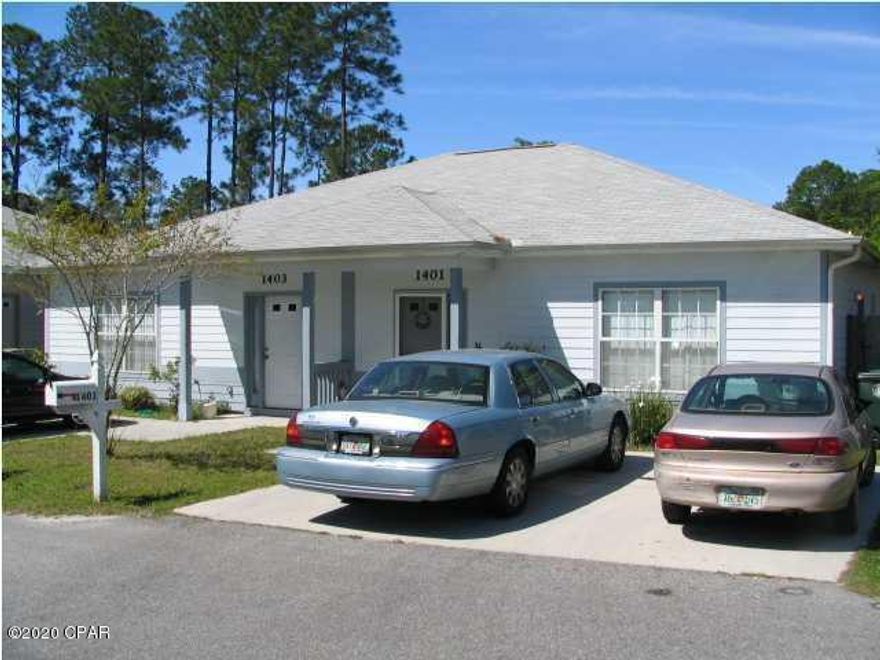 Two-bedroom, 2 Bath Single story duplex, with breakfast bar and washer & dryer hookups.



*No Pets*