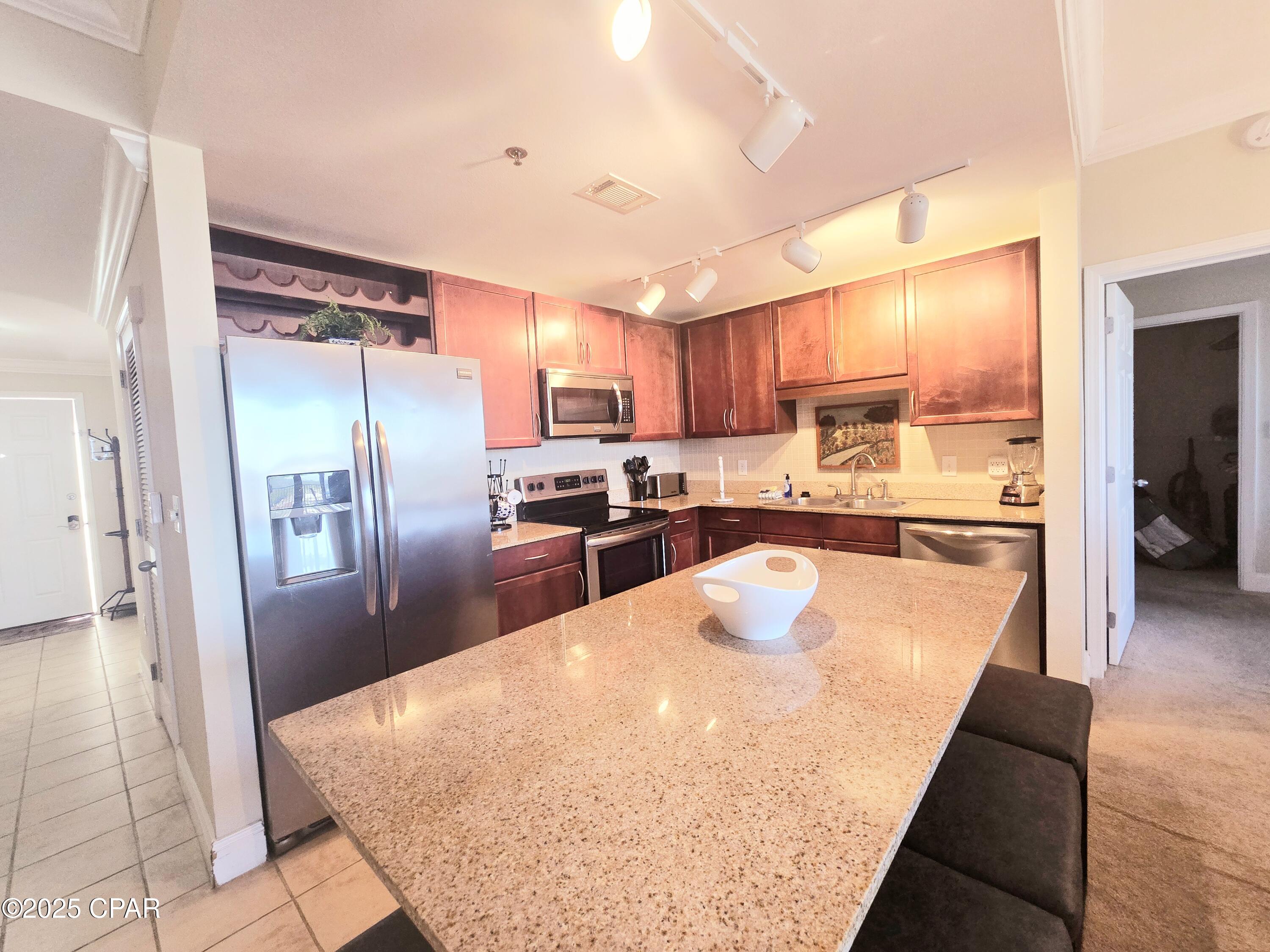 Laketown Wharf - Residential Lease