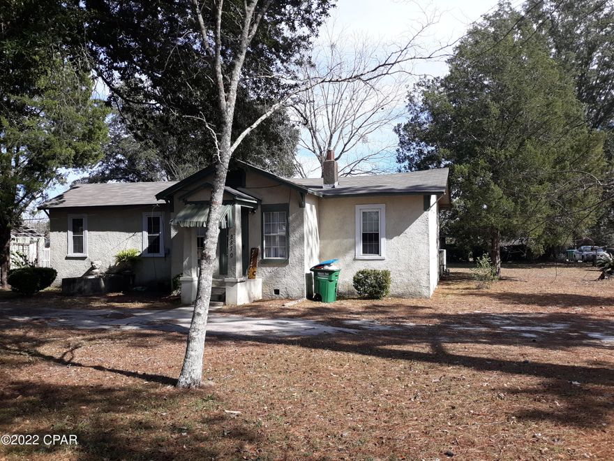 Nice 3 Bdrm 1 Bth home that could be a great starter home or rental, or investment.

Has been rented the last 2 yrs and is in great shape, just needs some TLC. Great price for this corner lot stucco home in the City of Marianna. Had roof done in 2018 and new Hvoc in 2019. Walls are solid wood boards and floors are wood also.