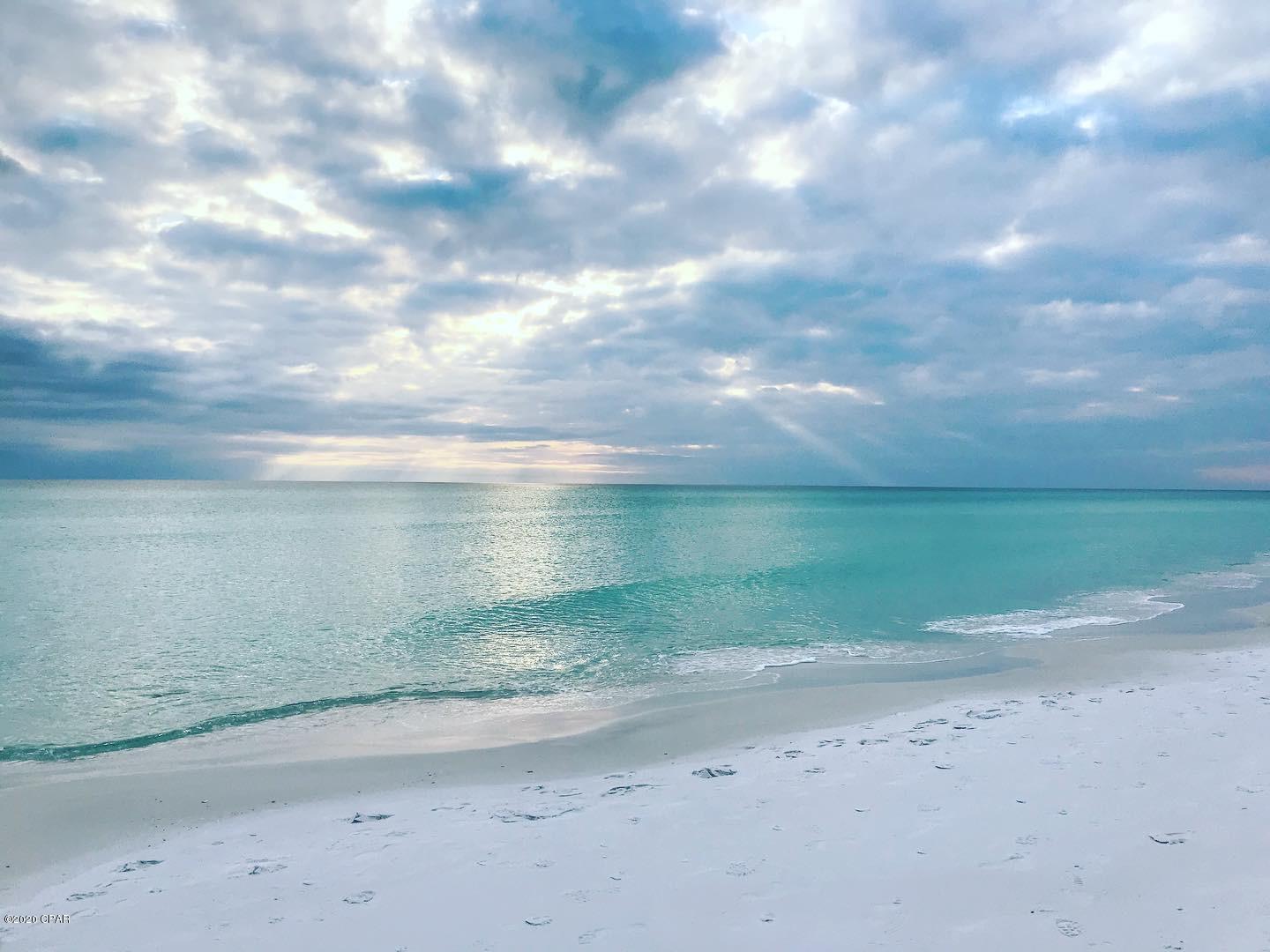 La Valencia Beach Resort - Residential