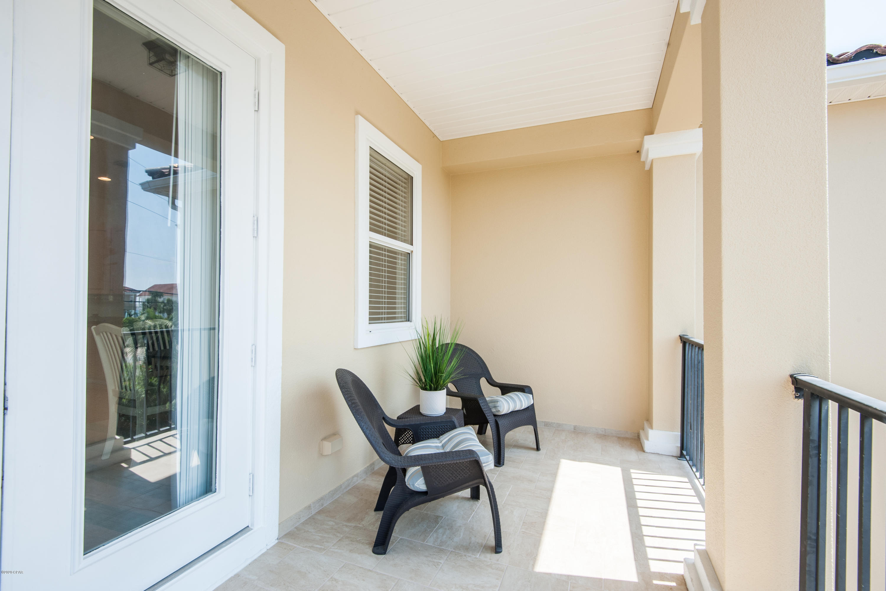 La Valencia Beach Resort - Residential