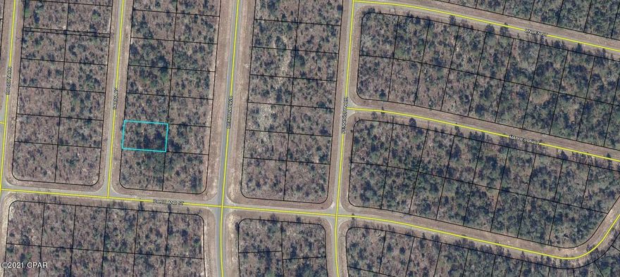 Nice .23 +/- building lot in Sunny Hills. The subdivision is restricted to home only, no mobile homes. Close to White Double Pond. Several fishing spots in the area. Seasonal swimming at Boat Lake (fee).  Golf course. Approx. 40 miles from Panama City Beach and 20 miles from Chipley. Buyer is to pay for owners title policy/search fee, title company closing fee, and stamps on deed.