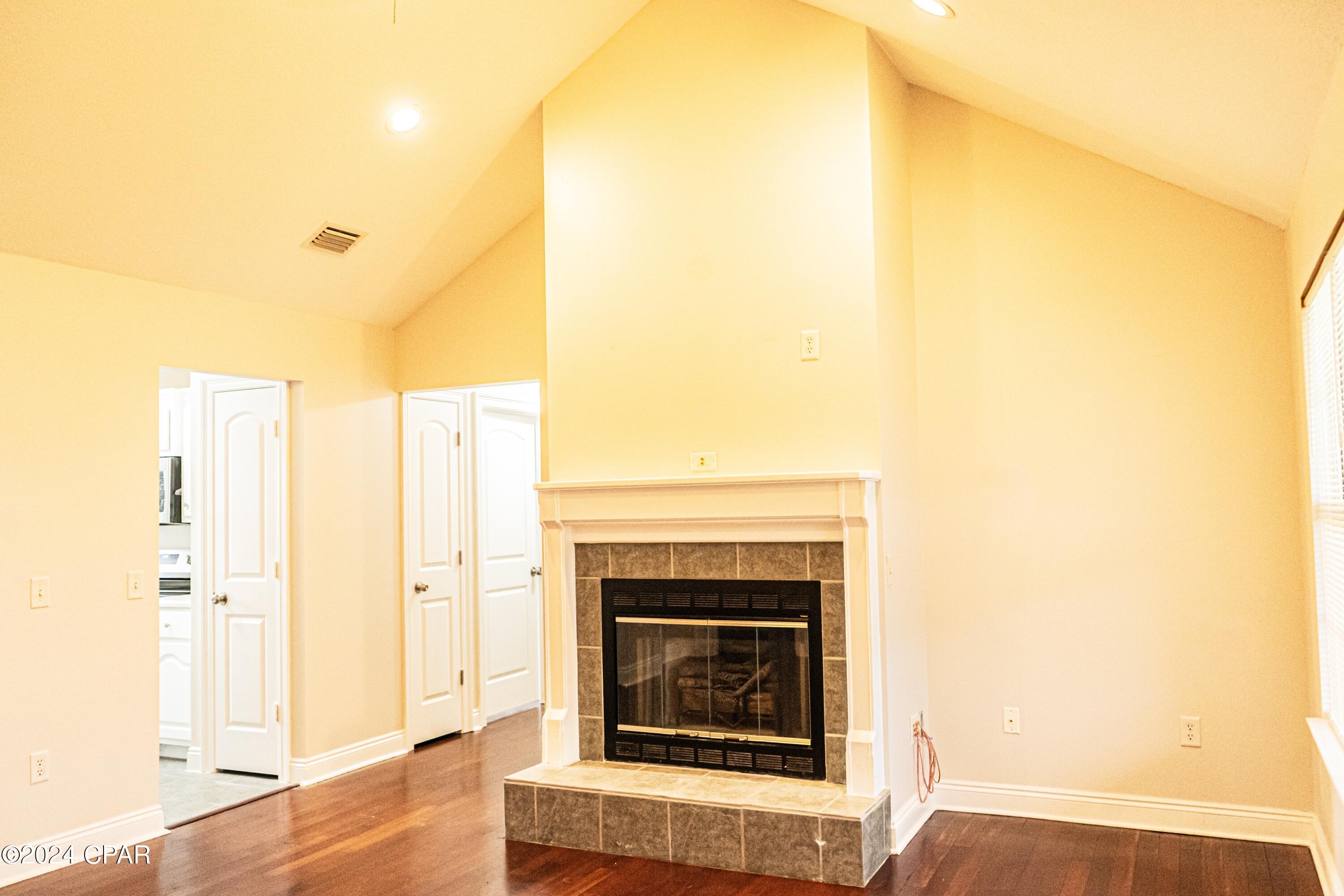 [No Recorded Subdiv] - Residential Lease