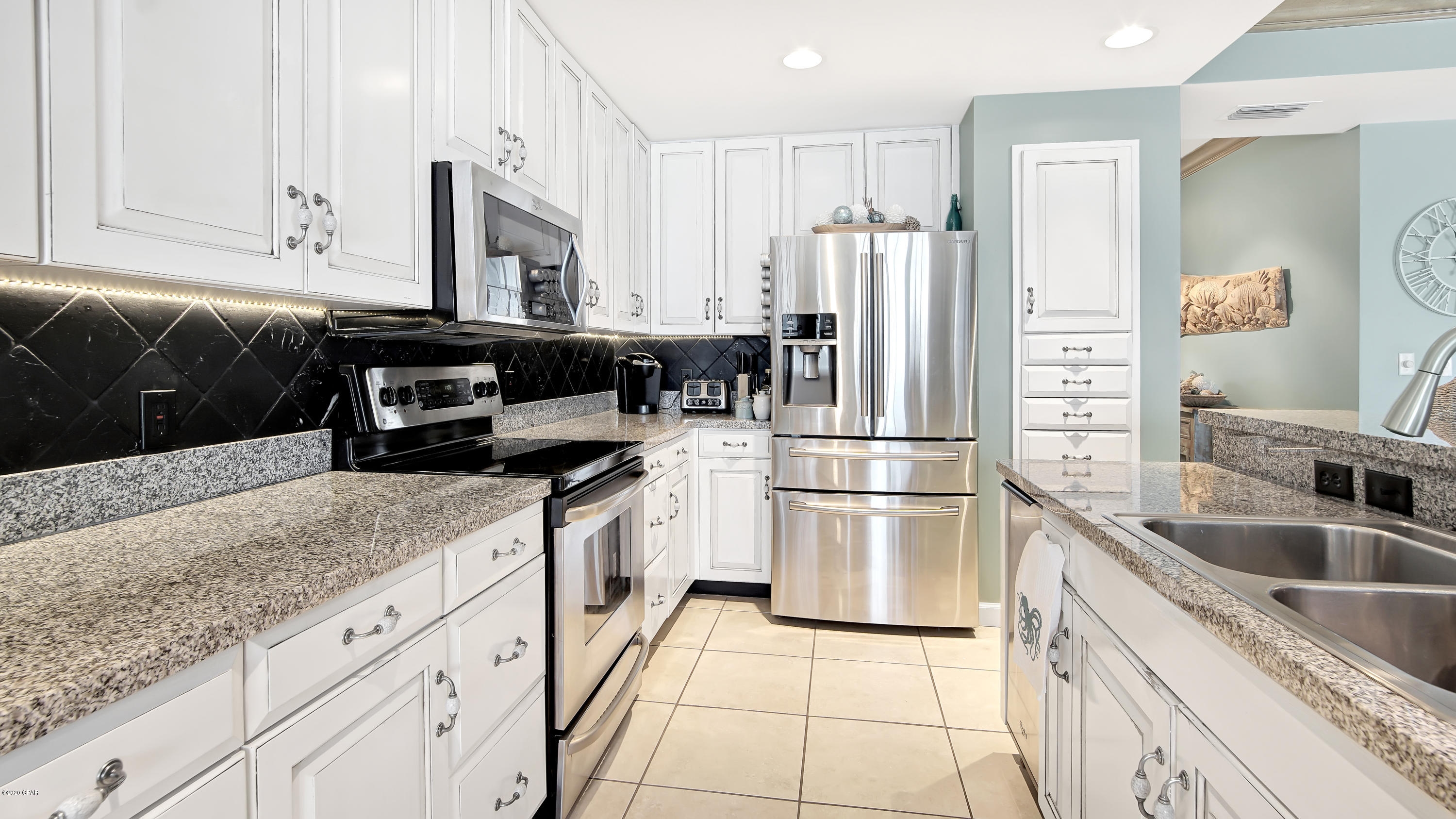 En Soleil Condo - Residential