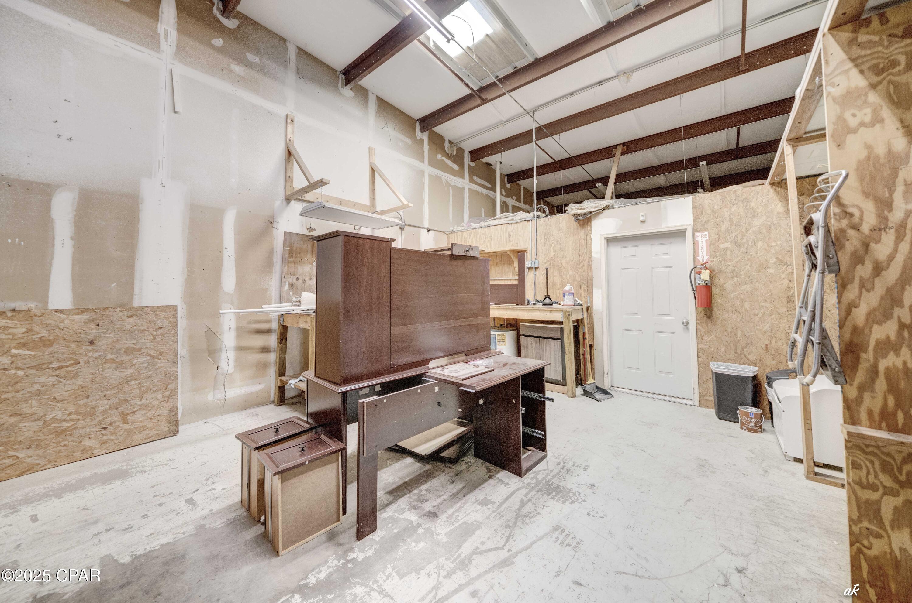 Mcelvey Commercial Park - Commercial Lease