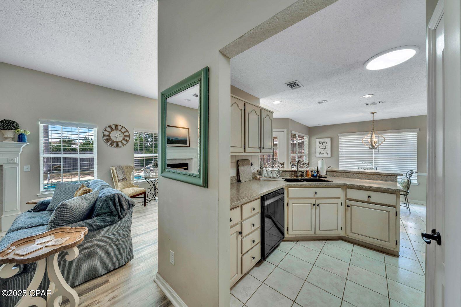 Summer Breeze - Residential