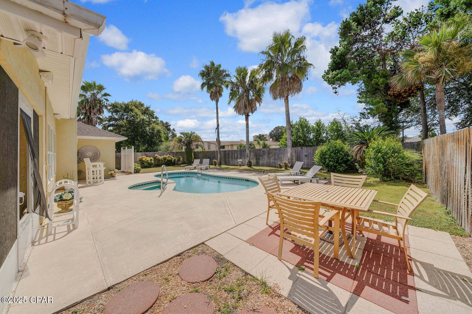 Summer Breeze - Residential