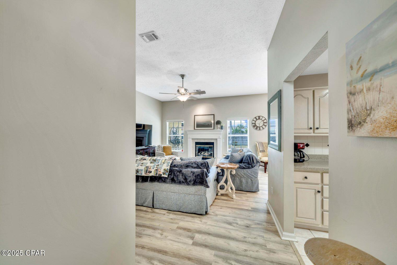 Summer Breeze - Residential