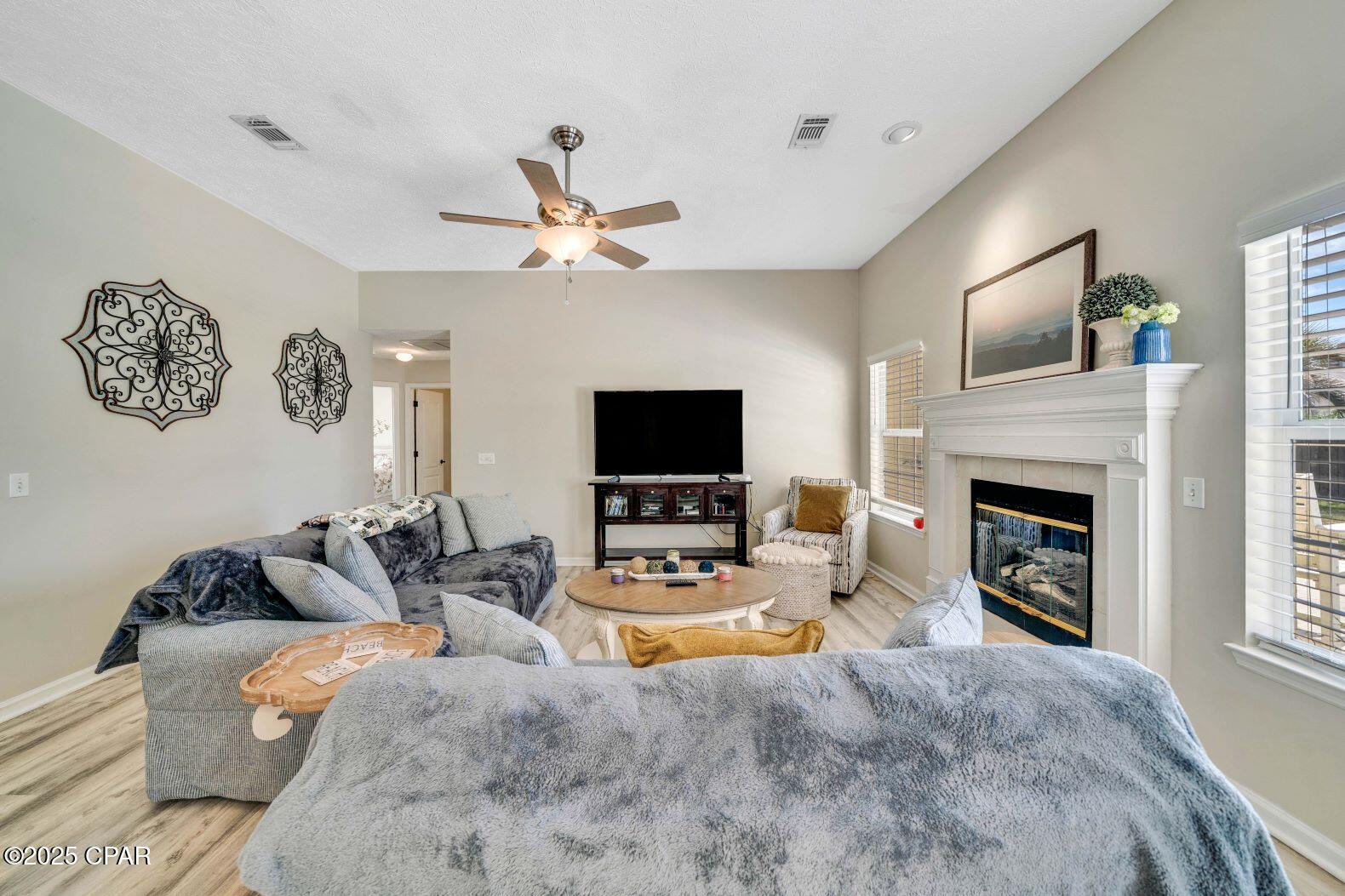 Summer Breeze - Residential