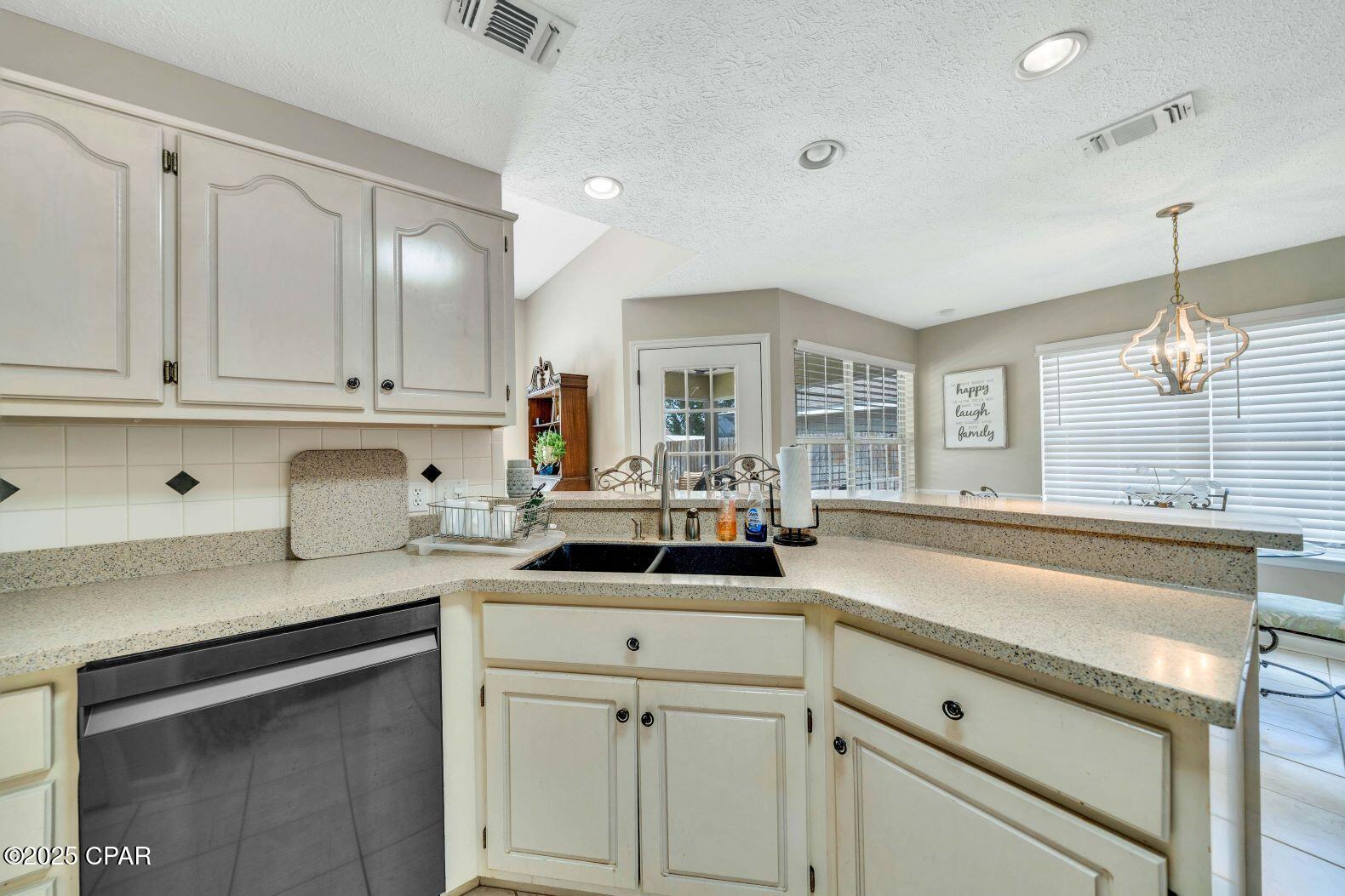 Summer Breeze - Residential