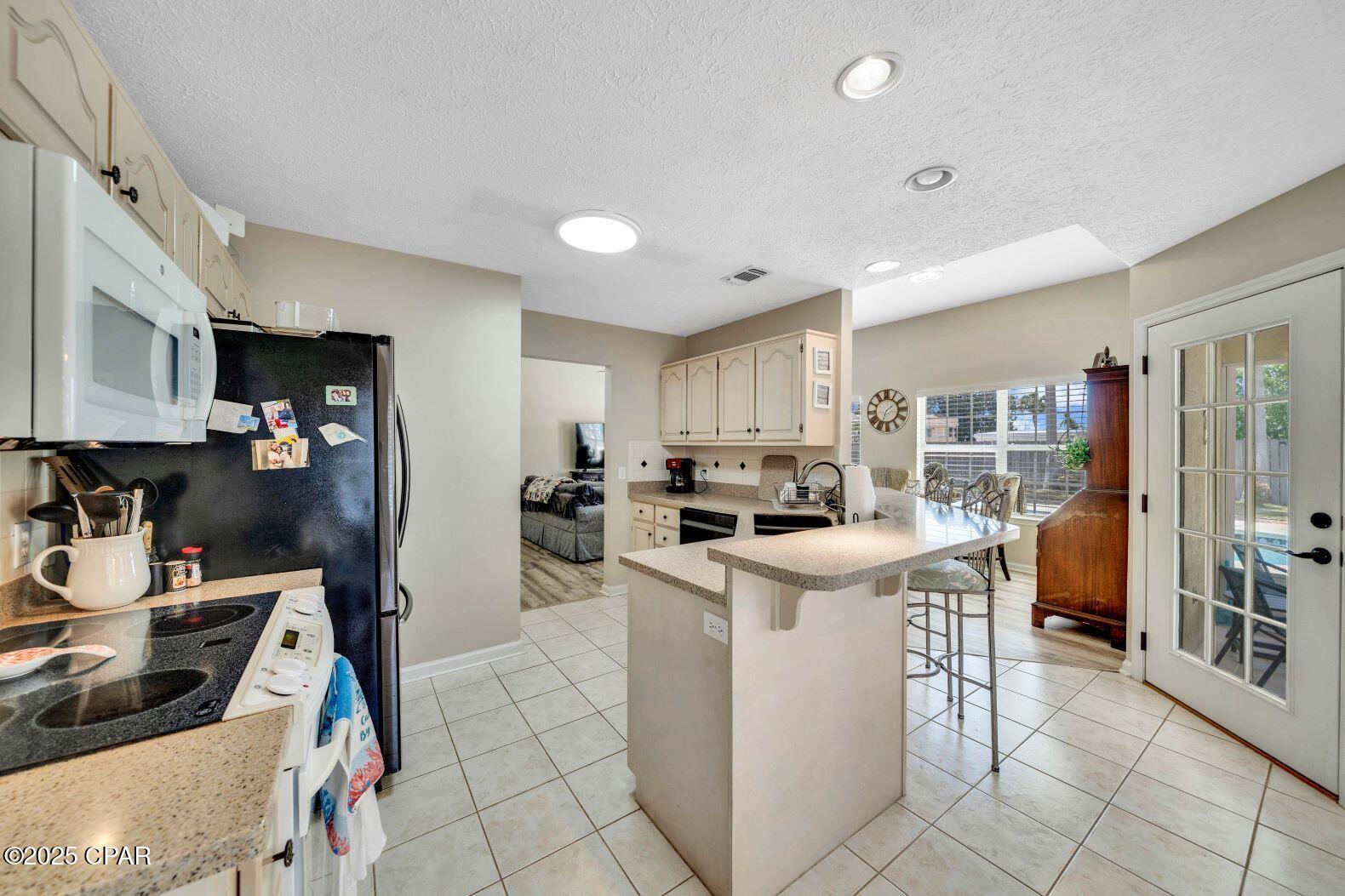 Summer Breeze - Residential