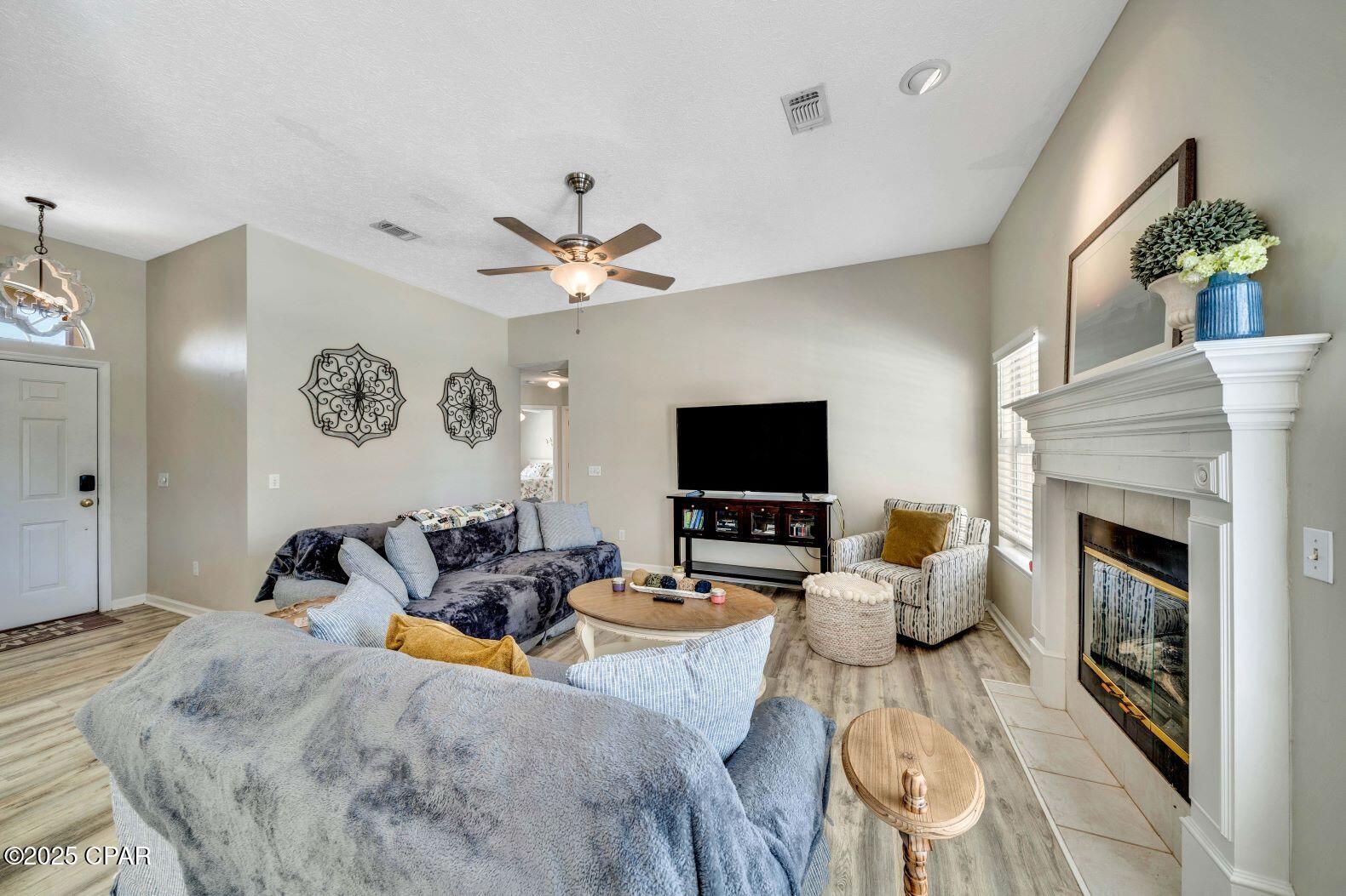 Summer Breeze - Residential