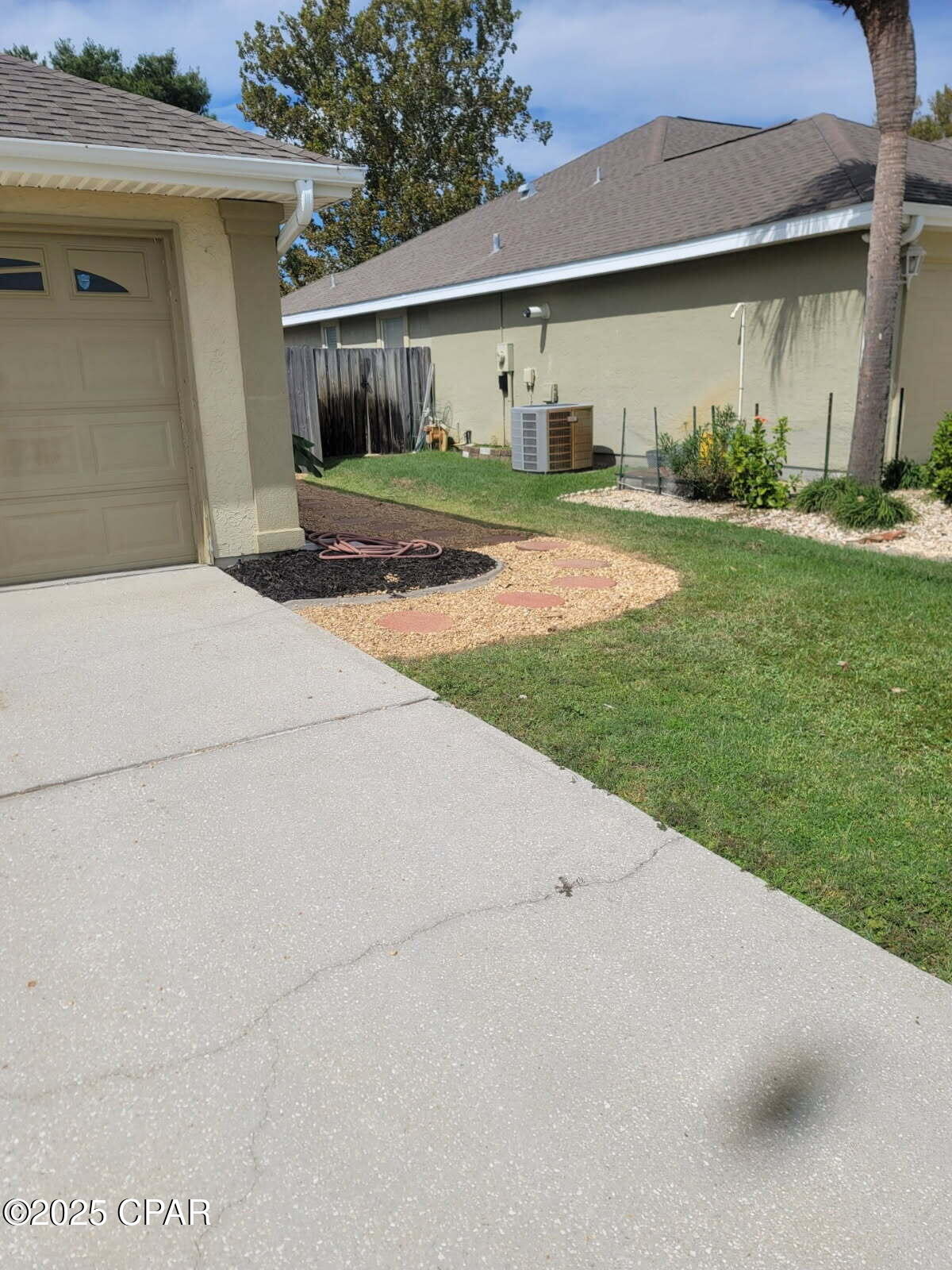 Summer Breeze - Residential