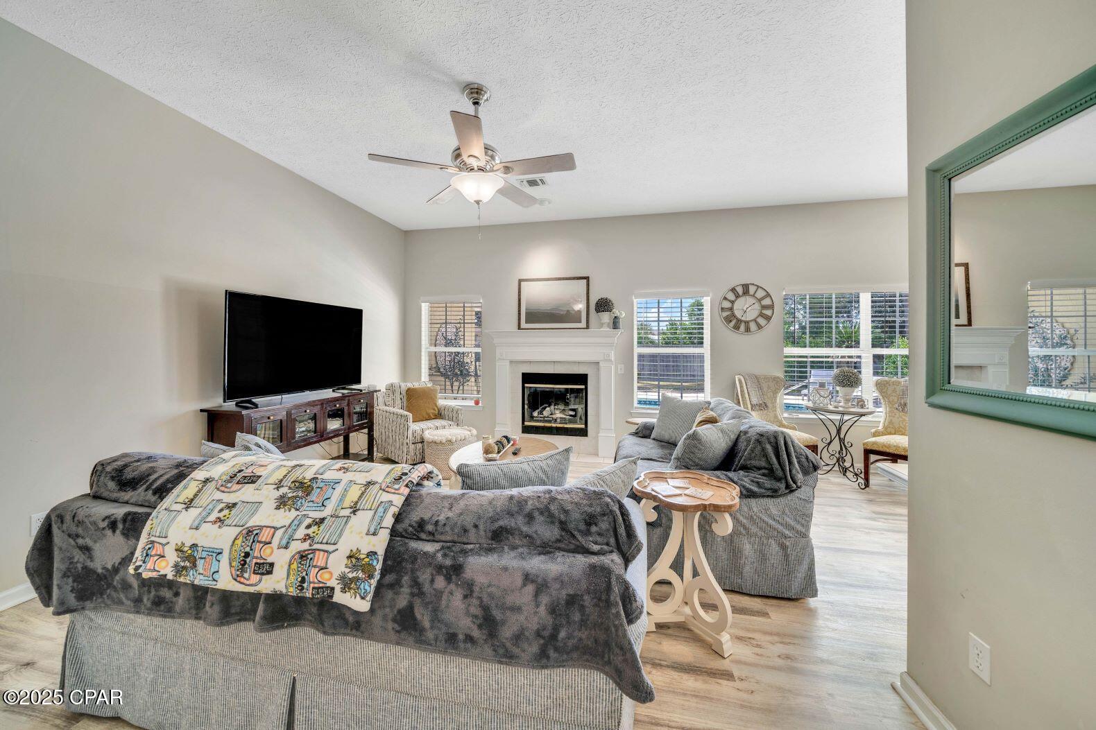 Summer Breeze - Residential