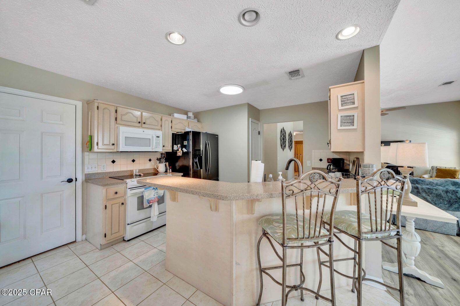 Summer Breeze - Residential