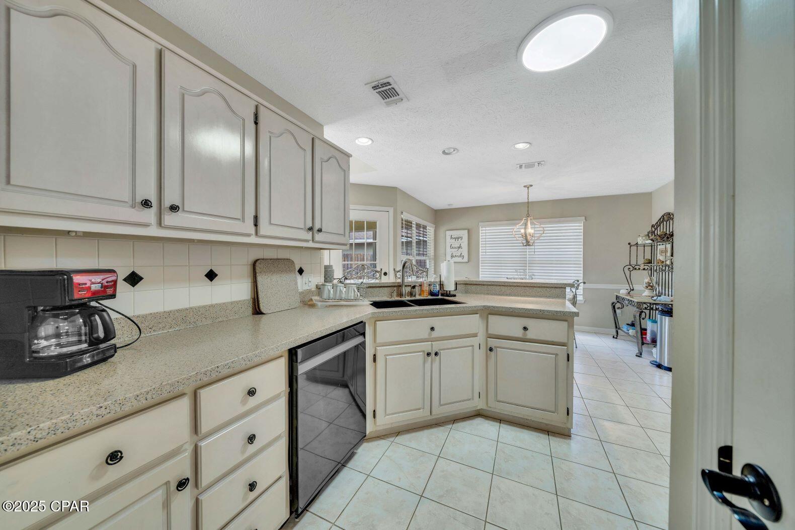 Summer Breeze - Residential