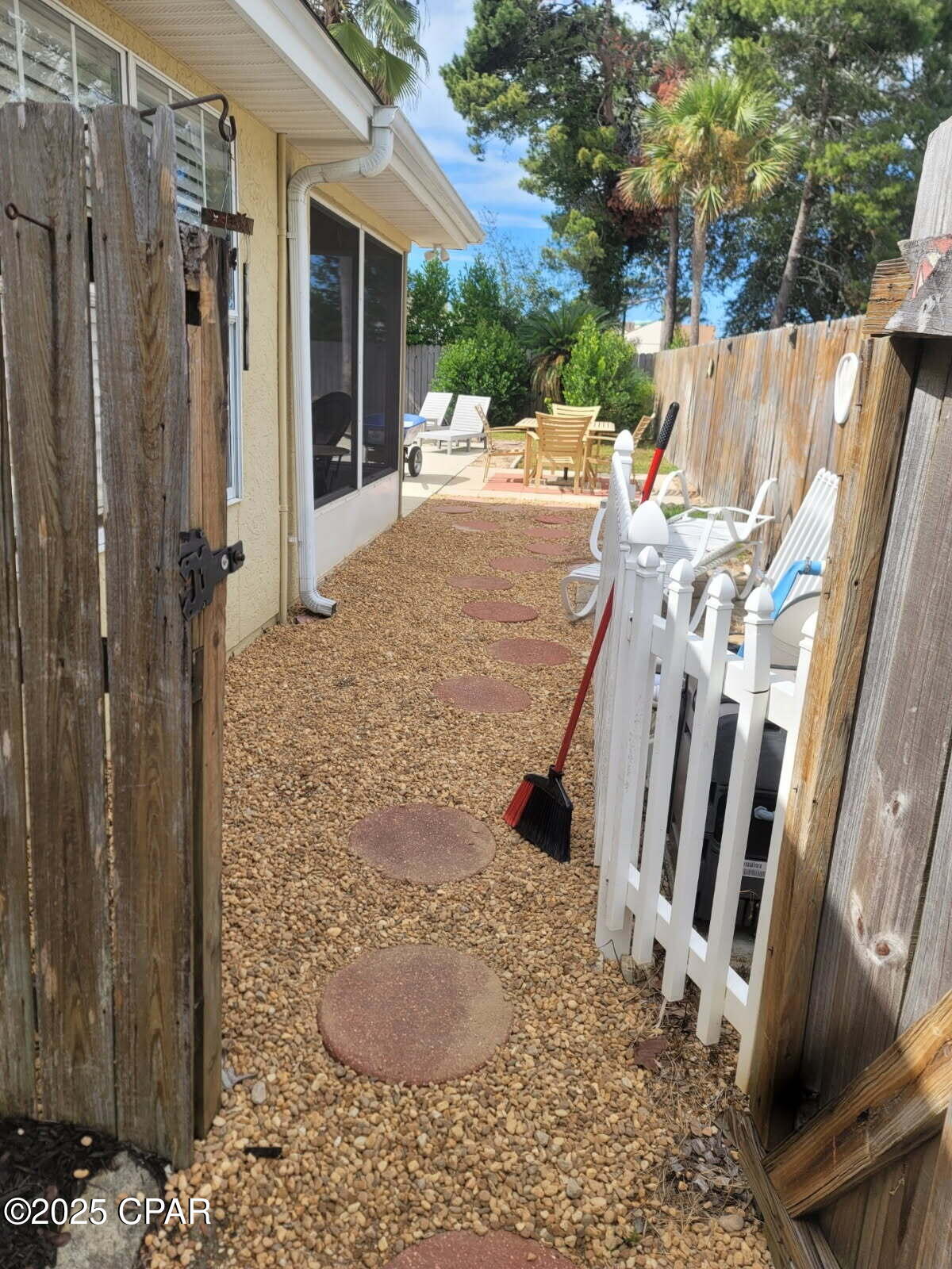 Summer Breeze - Residential