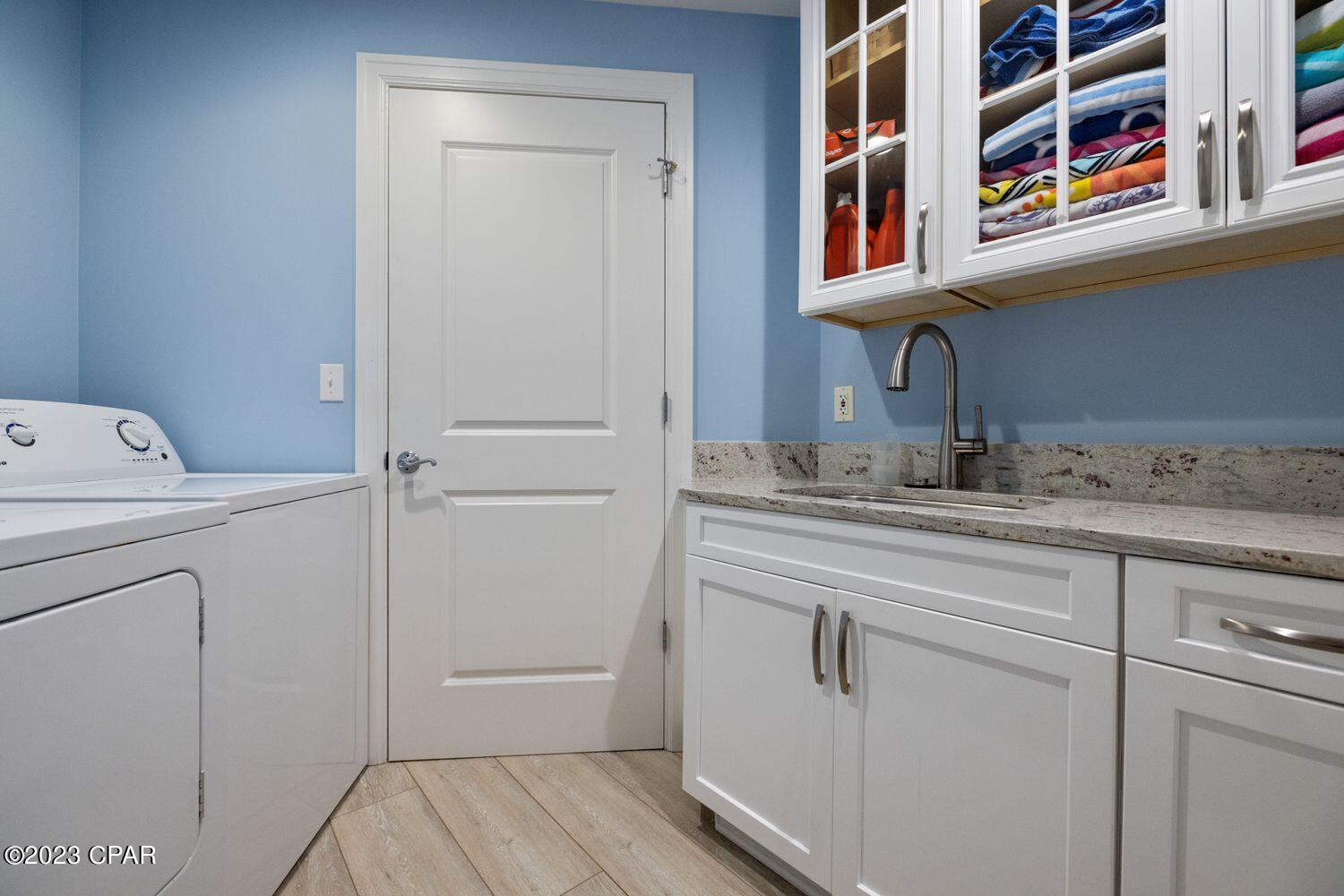 En Soleil Condo - Residential