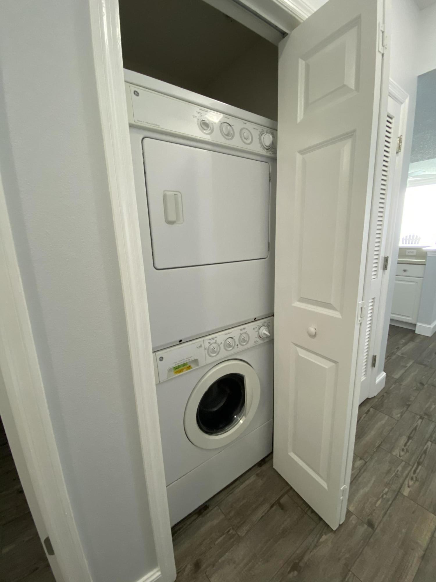 Majestic Beach Tower I - Residential