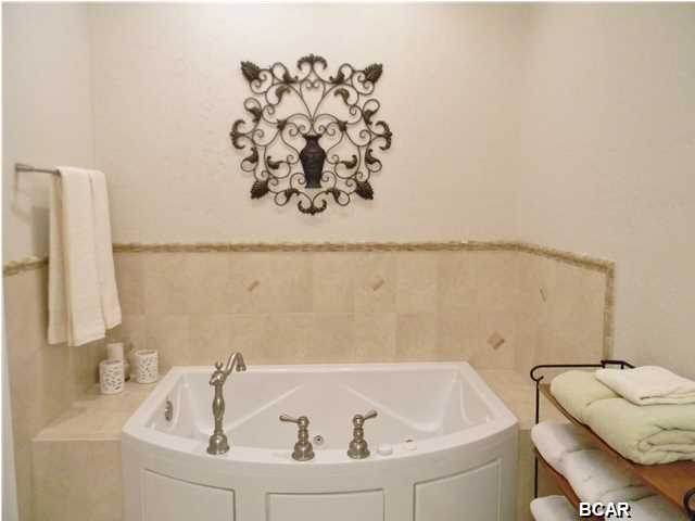 Grand Lagoon Banks - Residential