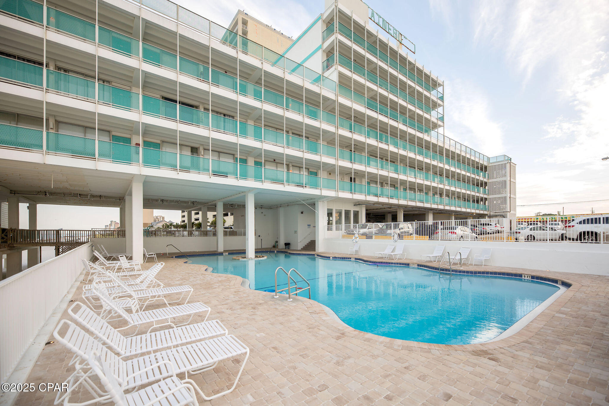 Fontainebleau Terrace - Residential
