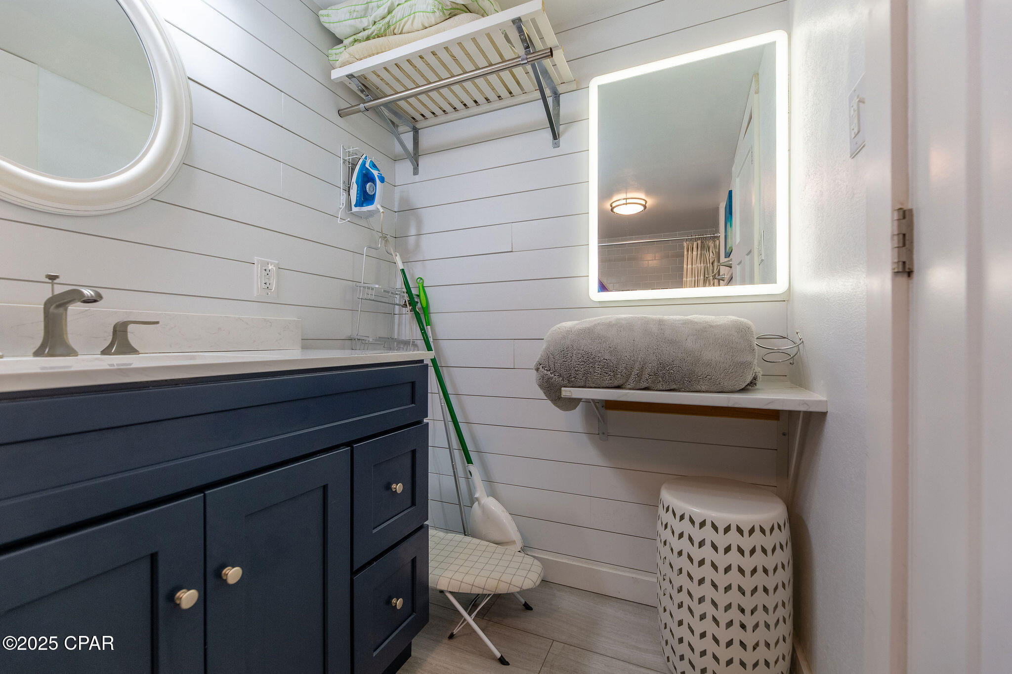 Fontainebleau Terrace - Residential