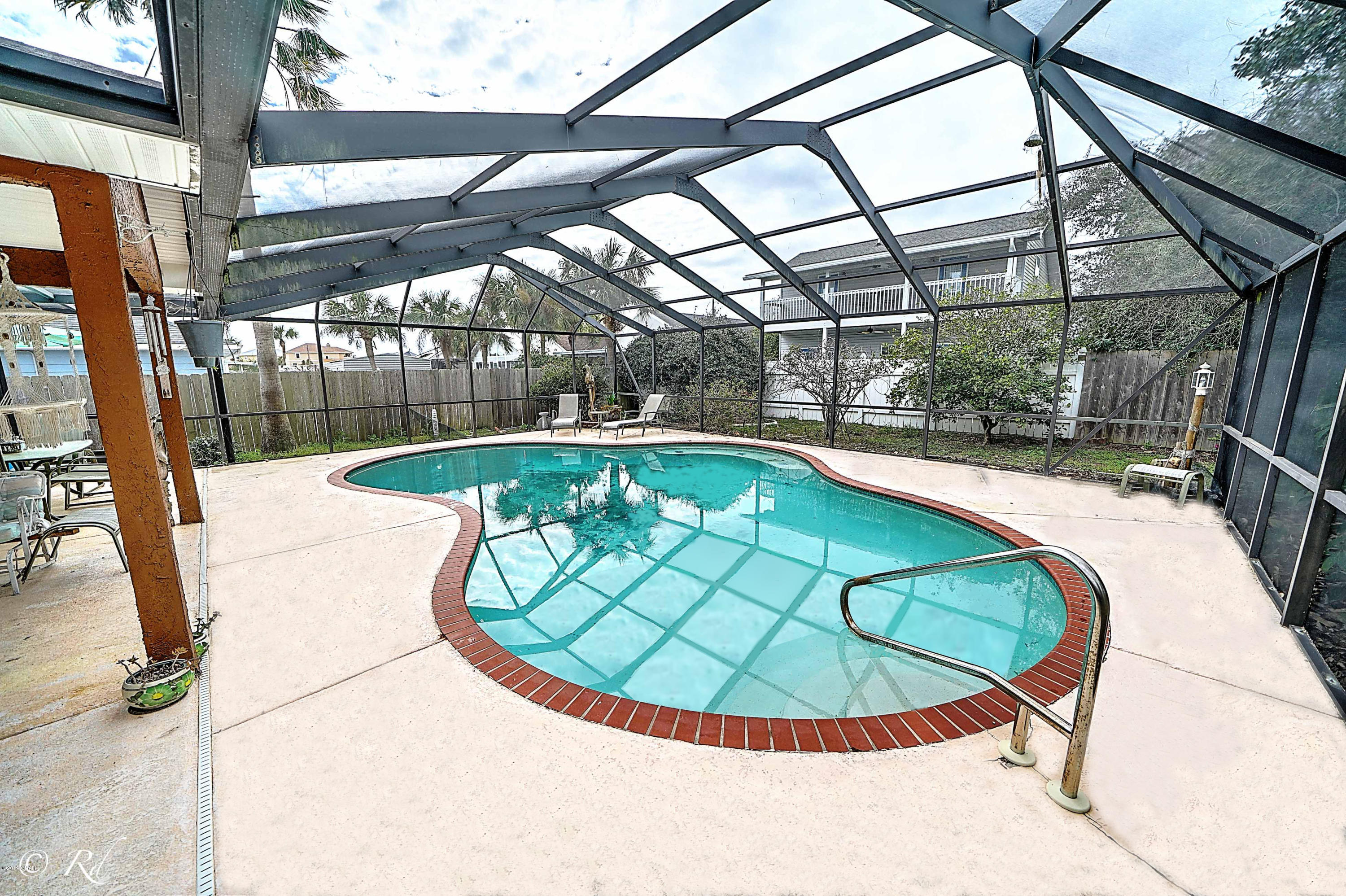 Hutchison's 1st To Bahama Bch - Residential