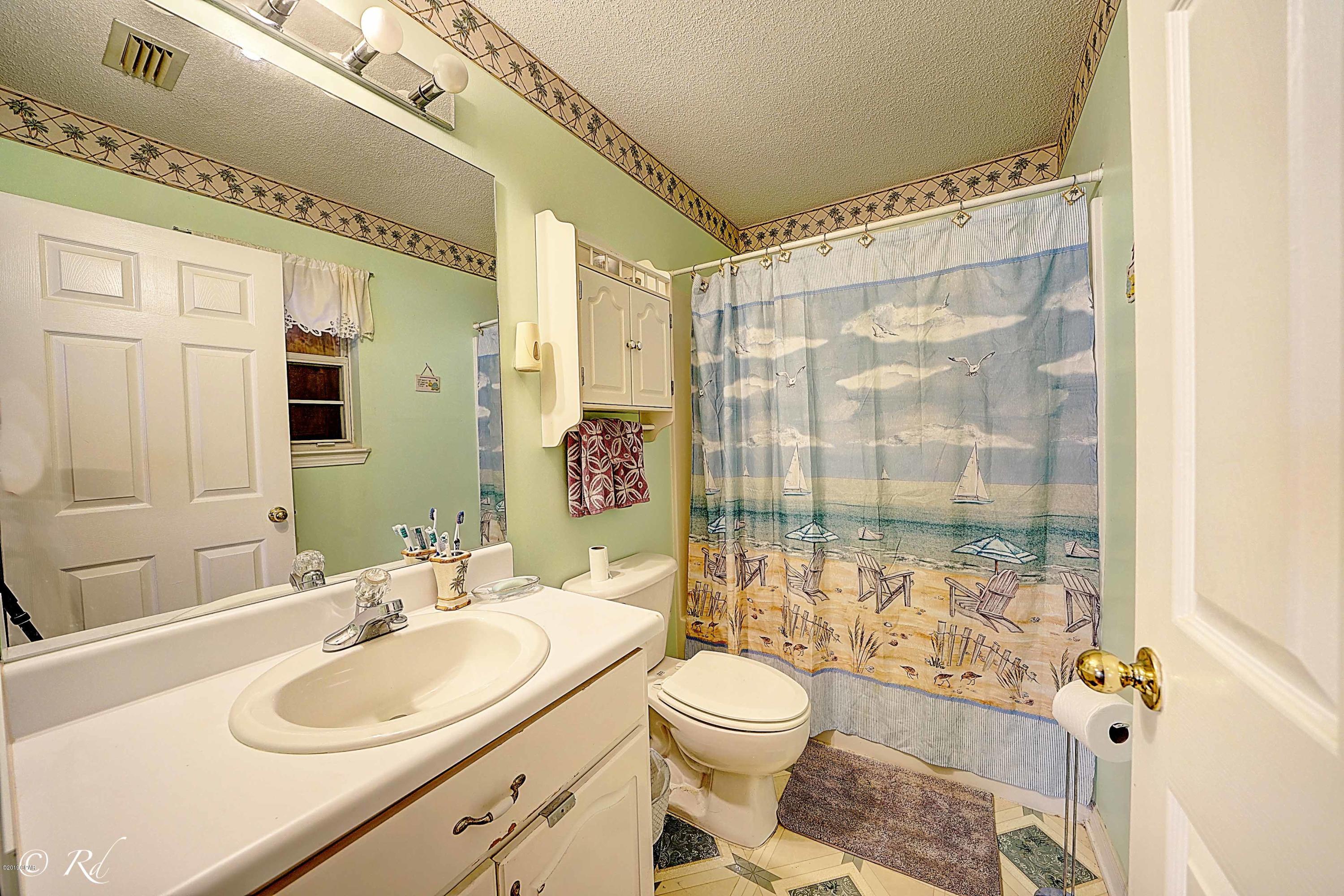 Hutchison's 1st To Bahama Bch - Residential