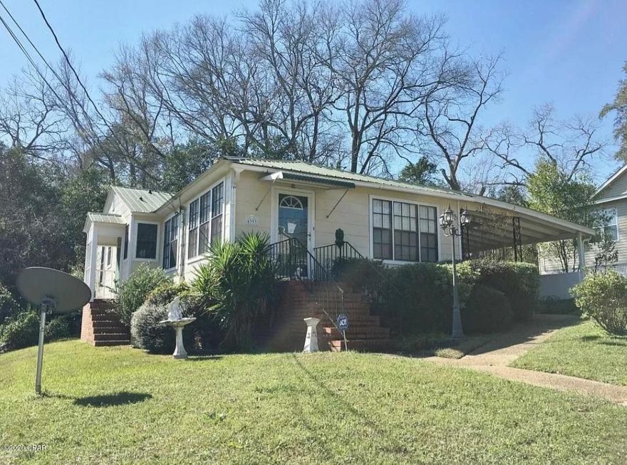 Owner is motivated, all offers will be considered.

Recently updated home with 3BR/2B, tile flooring, updated kitchen, metal roof and more. Home has just been totally rewired up to code!!! Great starter home or rental investment

Should qualify for most financing options.