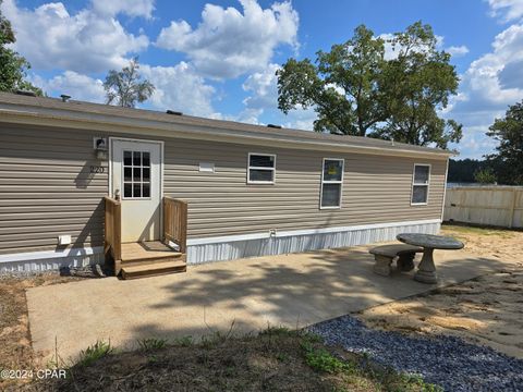 A home in Defuniak Springs