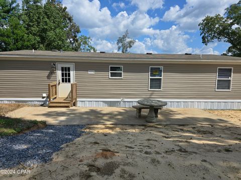 A home in Defuniak Springs